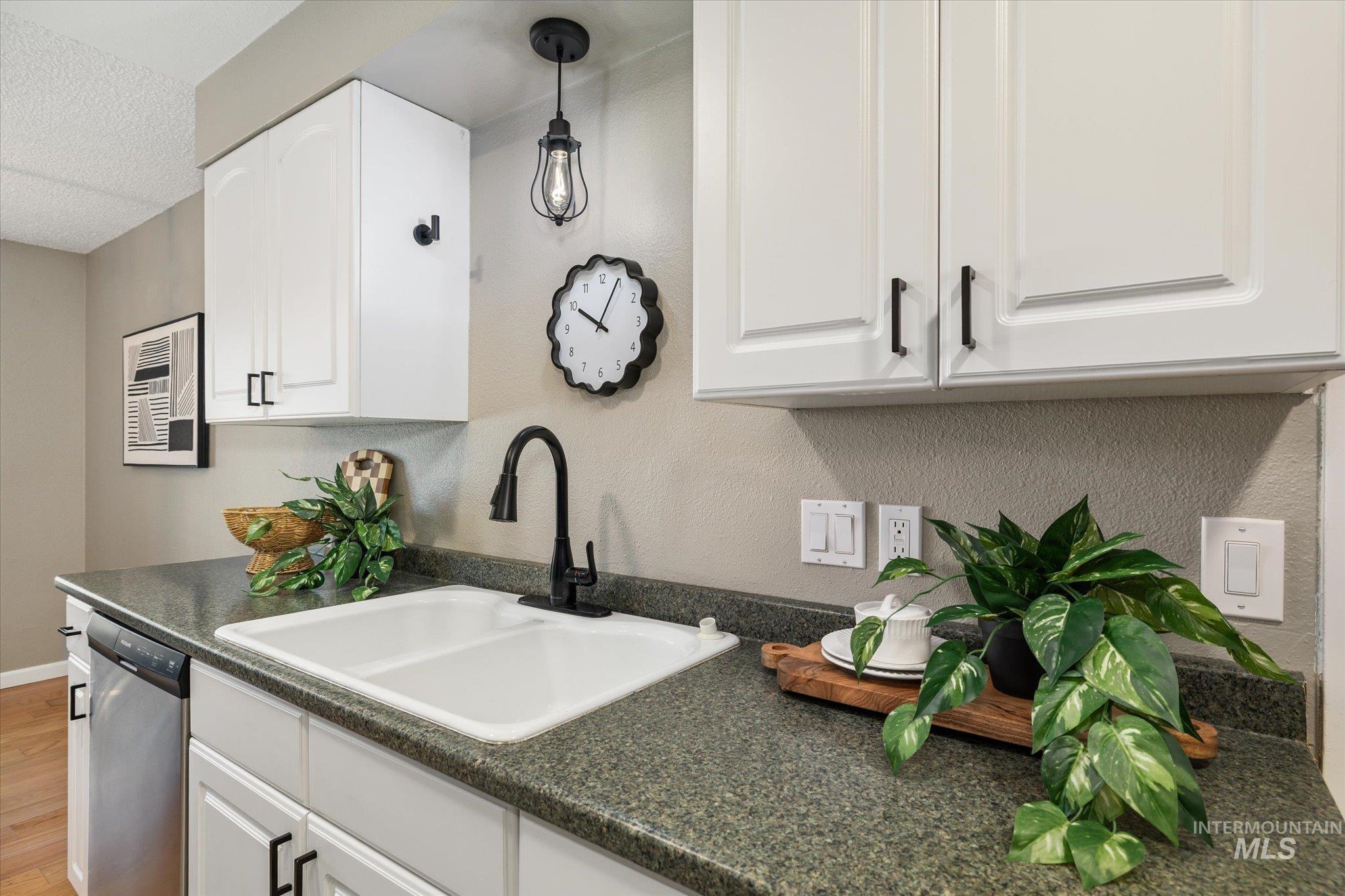 4326 W Plum St, Boise, Idaho 83703, 3 Bedrooms, 1.5 Bathrooms, Residential For Sale, Price $400,000, 98983157