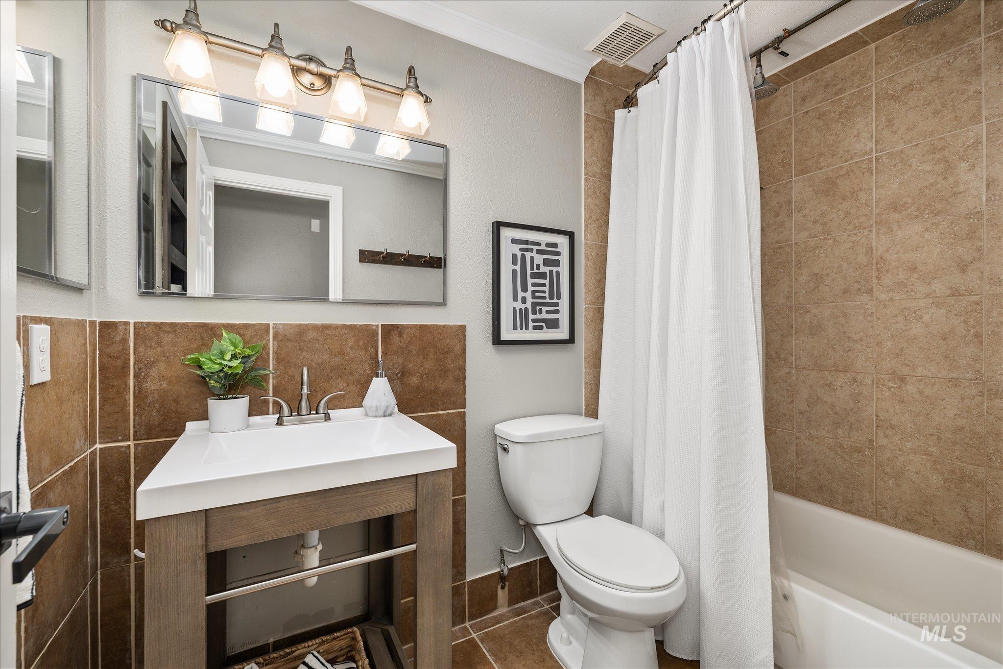 4326 W Plum St, Boise, Idaho 83703, 3 Bedrooms, 1.5 Bathrooms, Residential For Sale, Price $400,000, 98983157