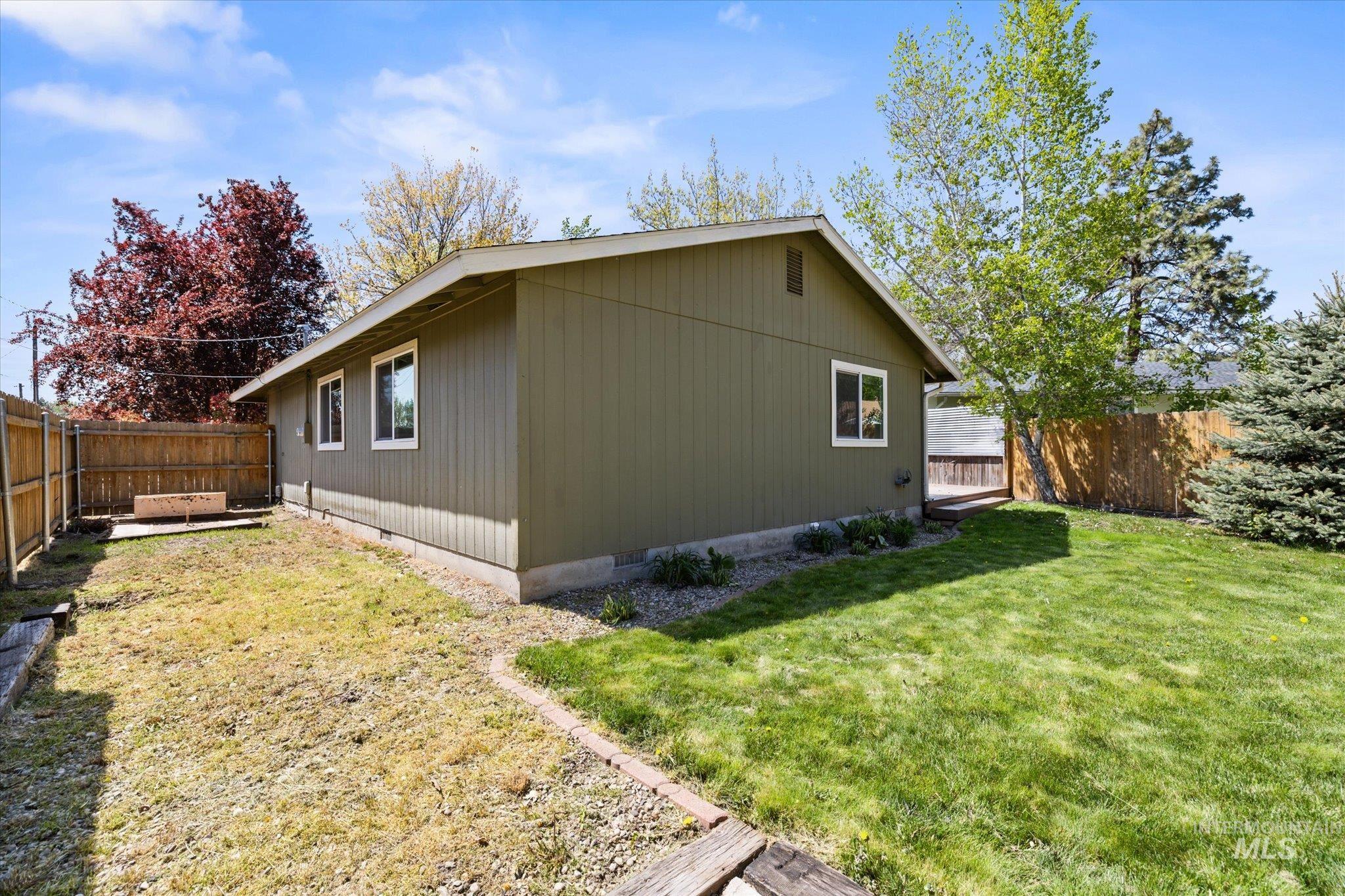 4326 W Plum St, Boise, Idaho 83703, 3 Bedrooms, 1.5 Bathrooms, Residential For Sale, Price $400,000, 98983157