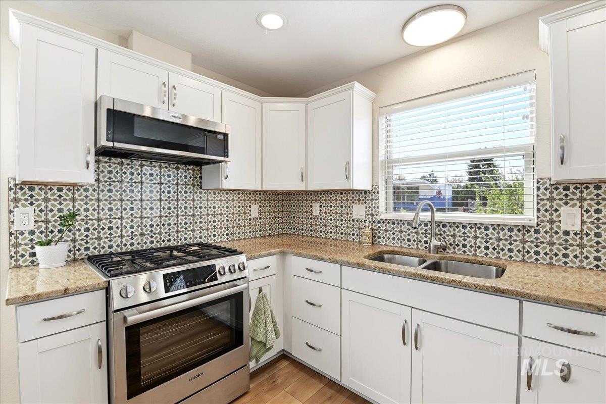 6710 W Ustick, Boise, Idaho 83704, 3 Bedrooms, 2 Bathrooms, Residential For Sale, Price $795,000, 98983158