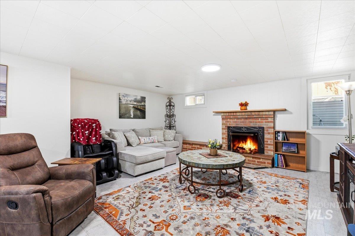 6710 W Ustick, Boise, Idaho 83704, 3 Bedrooms, 2 Bathrooms, Residential For Sale, Price $795,000, 98983158