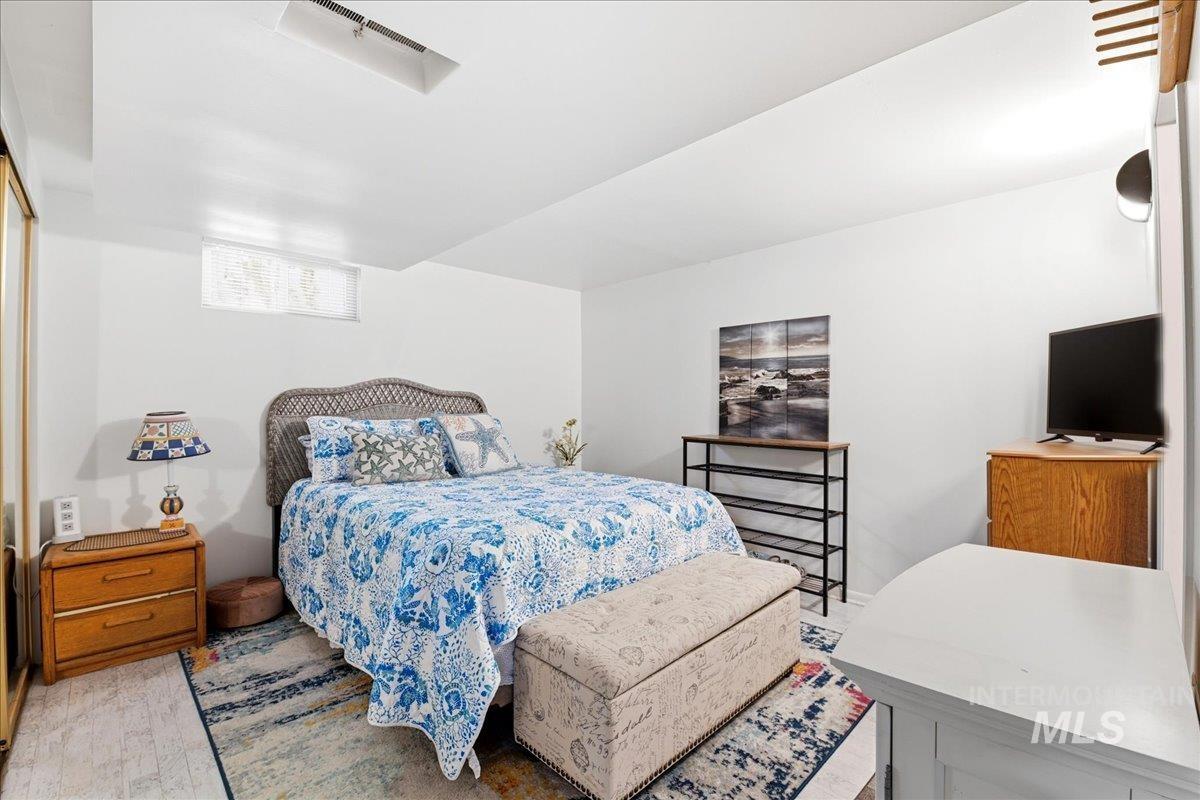 6710 W Ustick, Boise, Idaho 83704, 3 Bedrooms, 2 Bathrooms, Residential For Sale, Price $795,000, 98983158