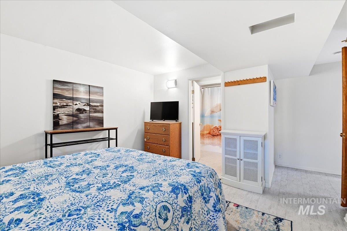 6710 W Ustick, Boise, Idaho 83704, 3 Bedrooms, 2 Bathrooms, Residential For Sale, Price $795,000, 98983158