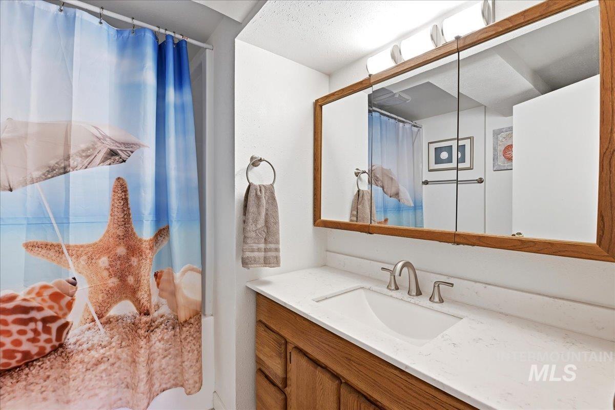 6710 W Ustick, Boise, Idaho 83704, 3 Bedrooms, 2 Bathrooms, Residential For Sale, Price $795,000, 98983158