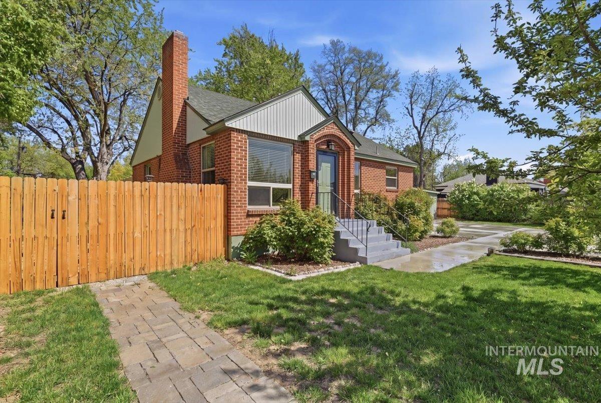 6710 W Ustick, Boise, Idaho 83704, 3 Bedrooms, 2 Bathrooms, Residential For Sale, Price $795,000, 98983158