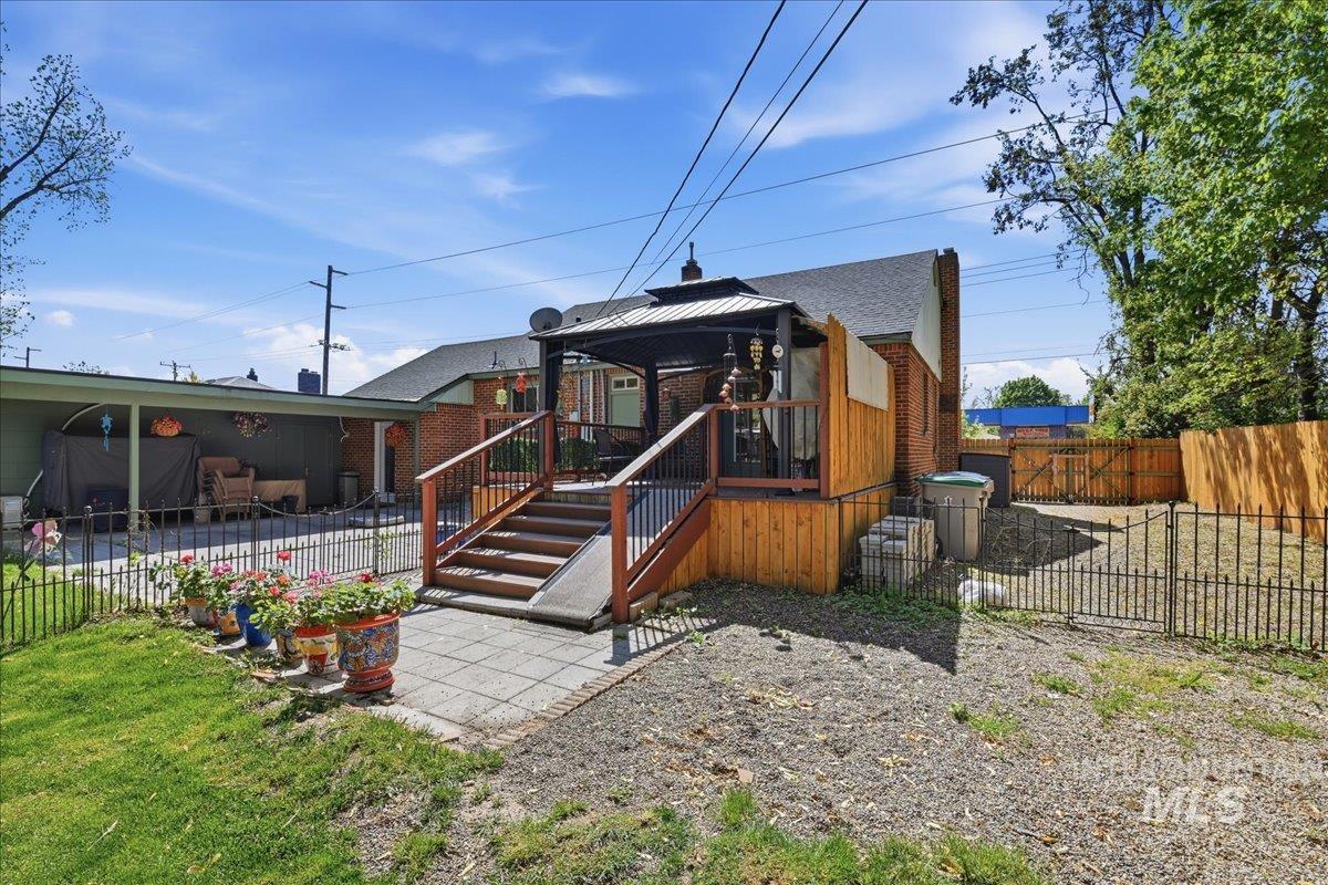 6710 W Ustick, Boise, Idaho 83704, 3 Bedrooms, 2 Bathrooms, Residential For Sale, Price $795,000, 98983158