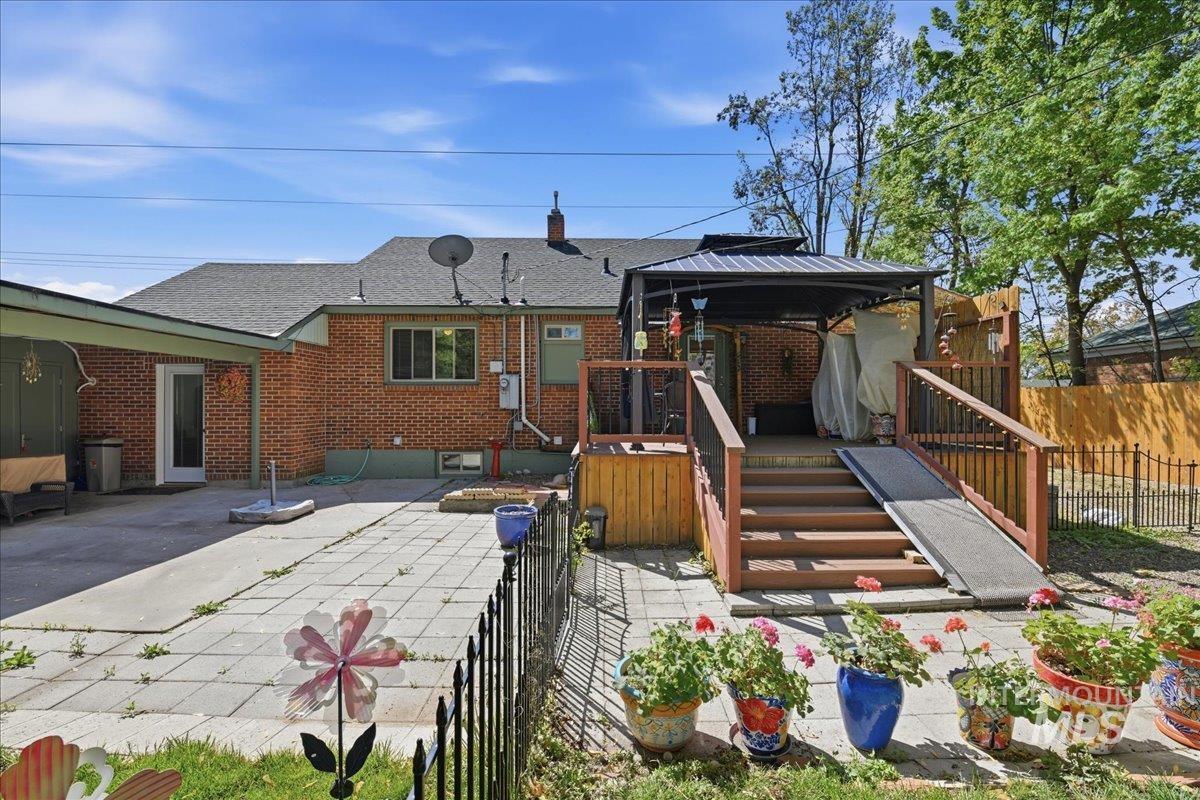 6710 W Ustick, Boise, Idaho 83704, 3 Bedrooms, 2 Bathrooms, Residential For Sale, Price $795,000, 98983158