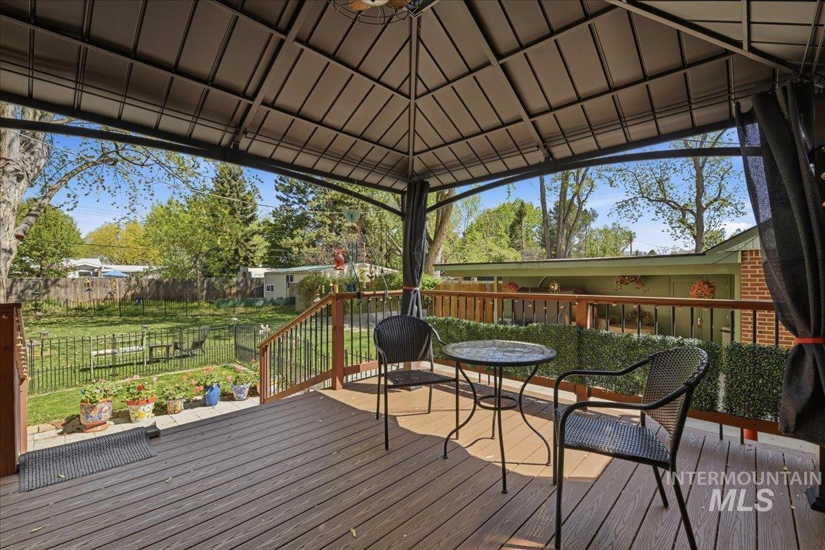 6710 W Ustick, Boise, Idaho 83704, 3 Bedrooms, 2 Bathrooms, Residential For Sale, Price $795,000, 98983158