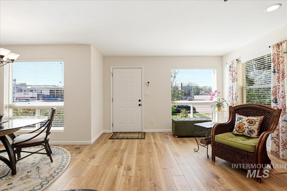 6710 W Ustick, Boise, Idaho 83704, 3 Bedrooms, 2 Bathrooms, Residential For Sale, Price $795,000, 98983158