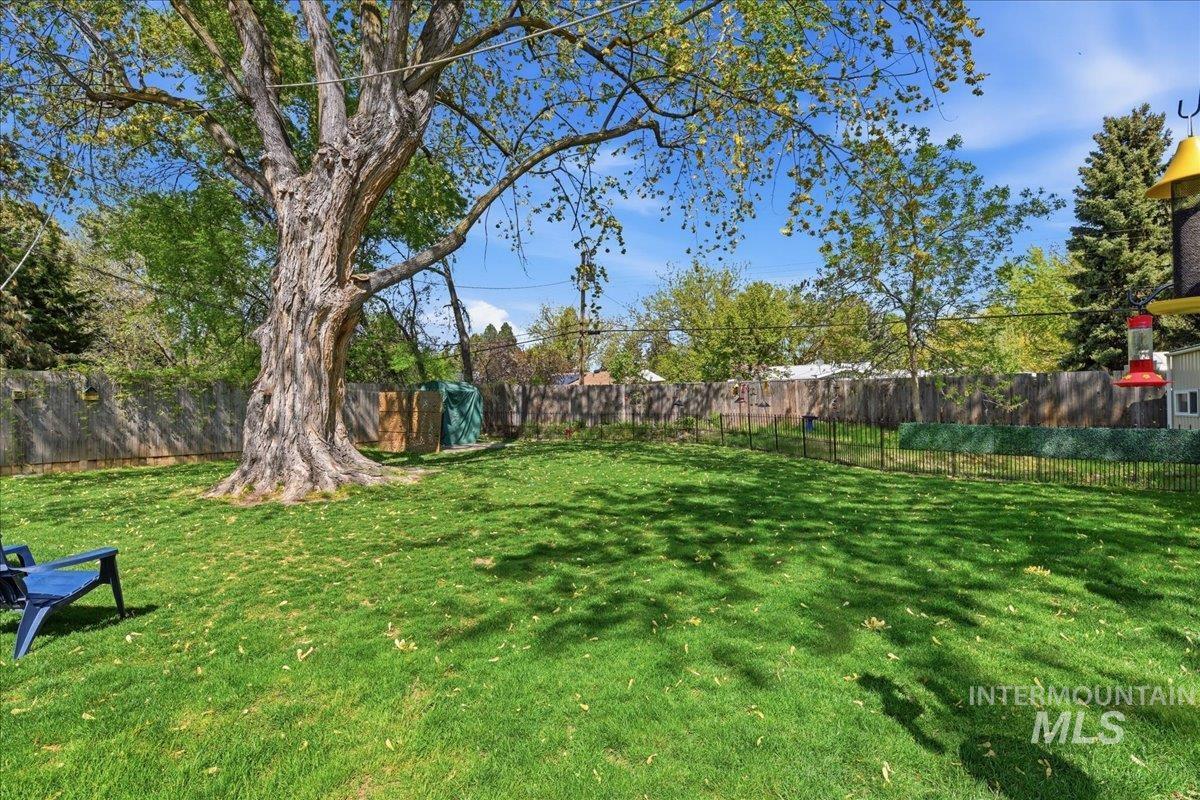 6710 W Ustick, Boise, Idaho 83704, 3 Bedrooms, 2 Bathrooms, Residential For Sale, Price $795,000, 98983158