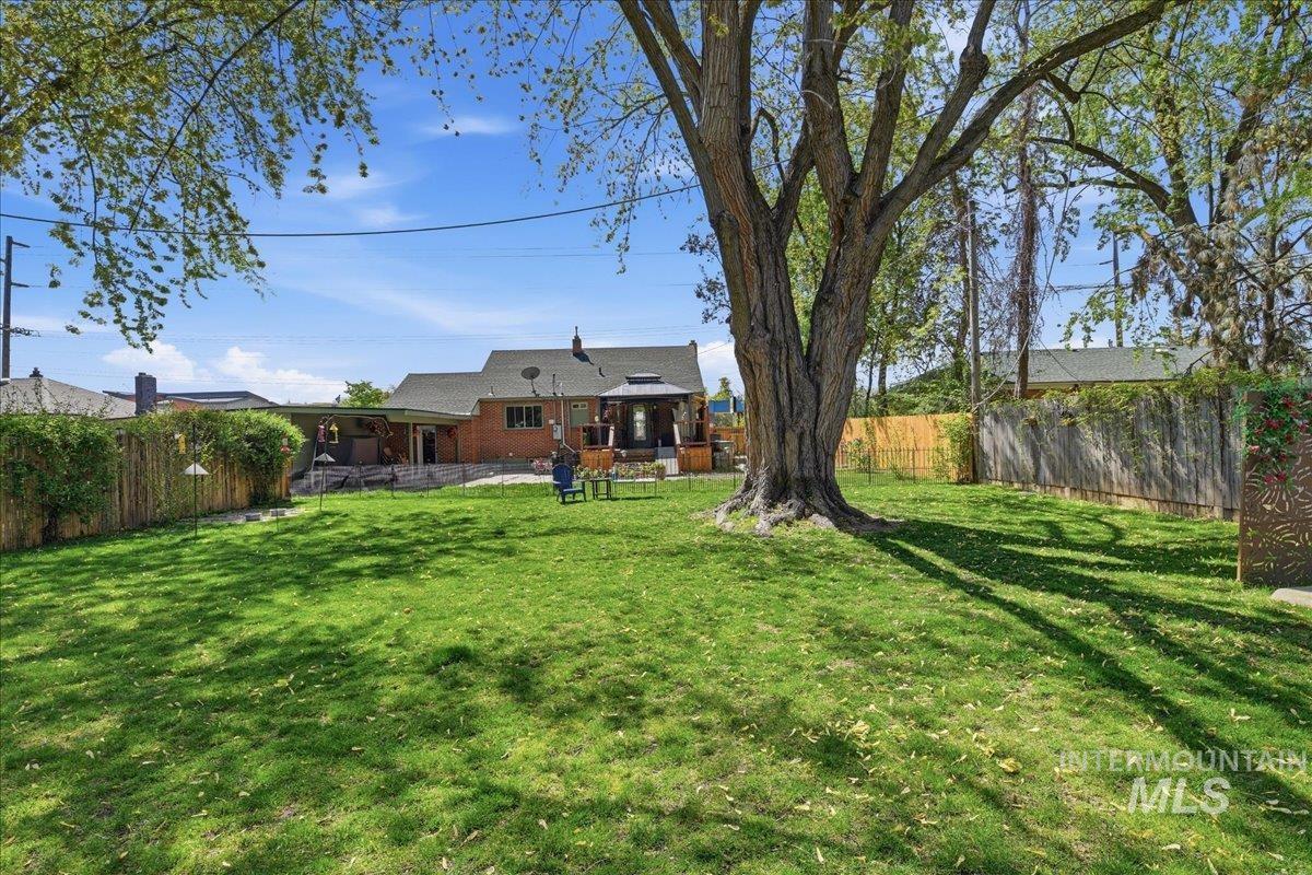 6710 W Ustick, Boise, Idaho 83704, 3 Bedrooms, 2 Bathrooms, Residential For Sale, Price $795,000, 98983158