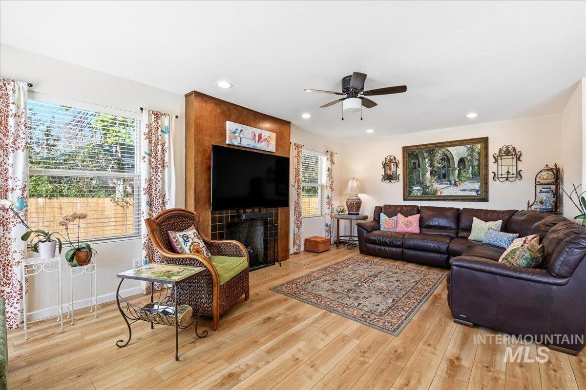 6710 W Ustick, Boise, Idaho 83704, 3 Bedrooms, 2 Bathrooms, Residential For Sale, Price $795,000, 98983158