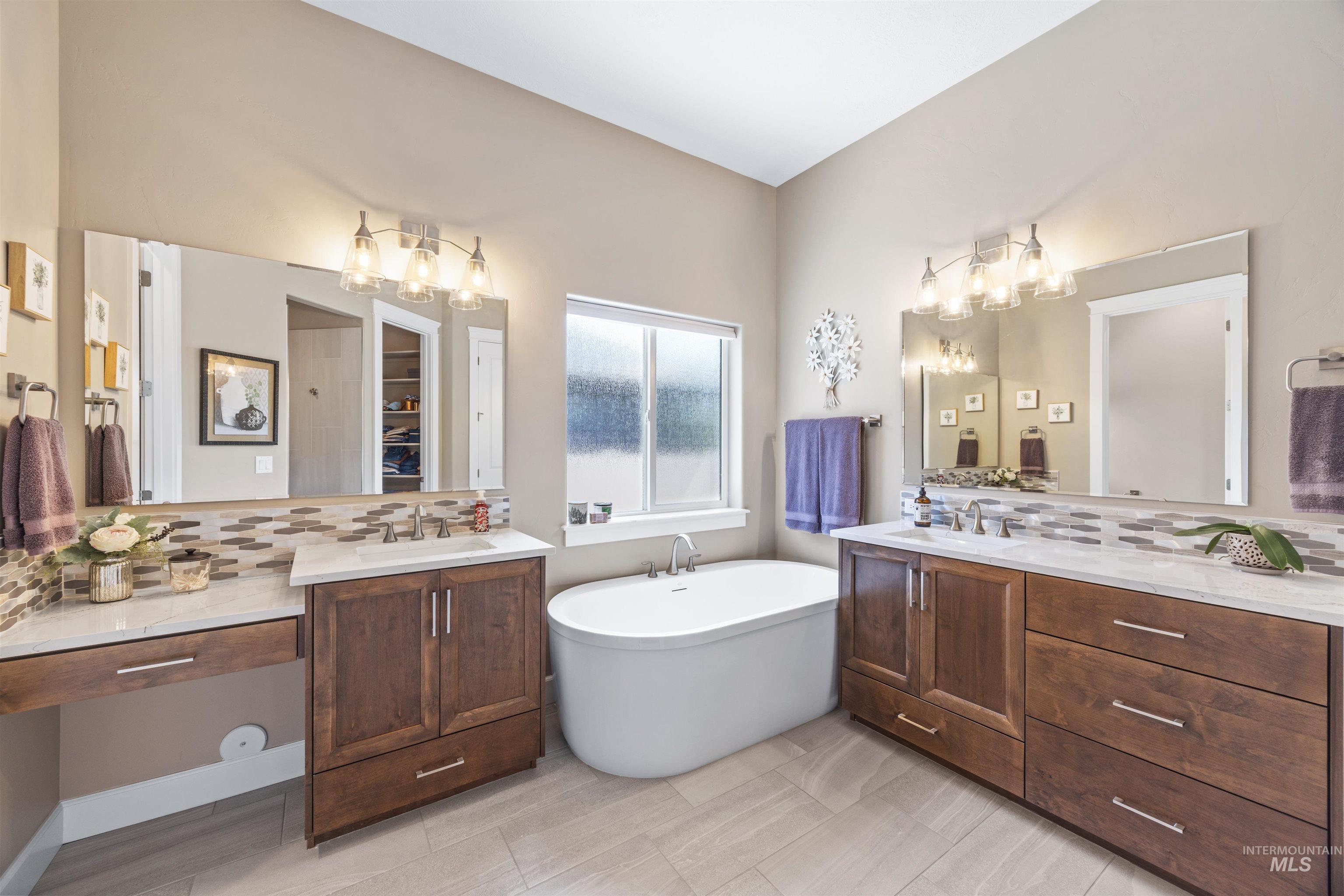 241 W Moray, Middleton, Idaho 83644, 4 Bedrooms, 2.5 Bathrooms, Residential For Sale, Price $775,000,MLS 98983162