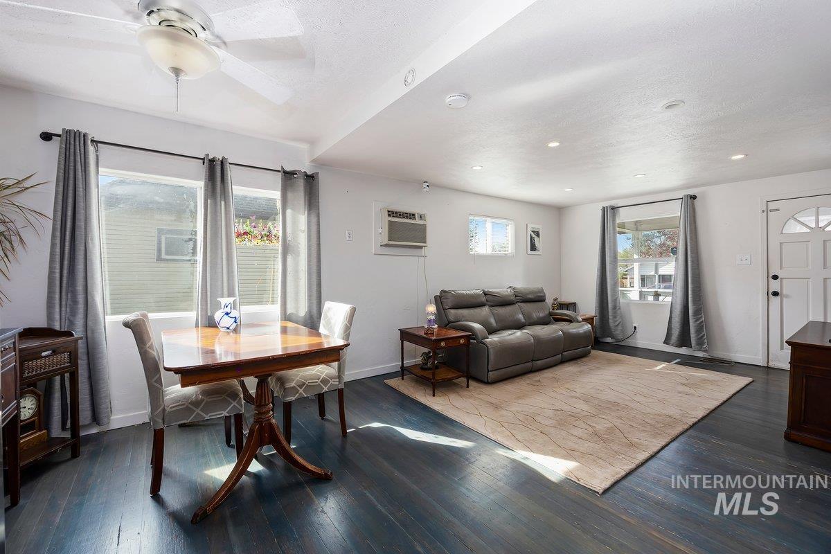 460 6th Ave N, Twin Falls, Idaho 83301, 2 Bedrooms, 1 Bathroom, Residential For Sale, Price $239,000,MLS 98983164