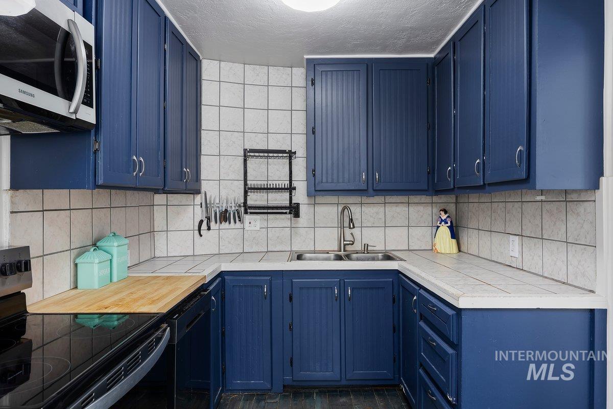 460 6th Ave N, Twin Falls, Idaho 83301, 2 Bedrooms, 1 Bathroom, Residential For Sale, Price $239,000,MLS 98983164