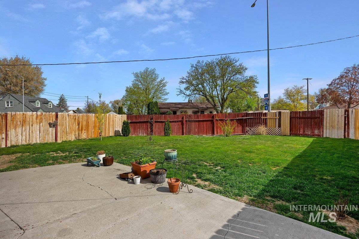 460 6th Ave N, Twin Falls, Idaho 83301, 2 Bedrooms, 1 Bathroom, Residential For Sale, Price $239,000,MLS 98983164
