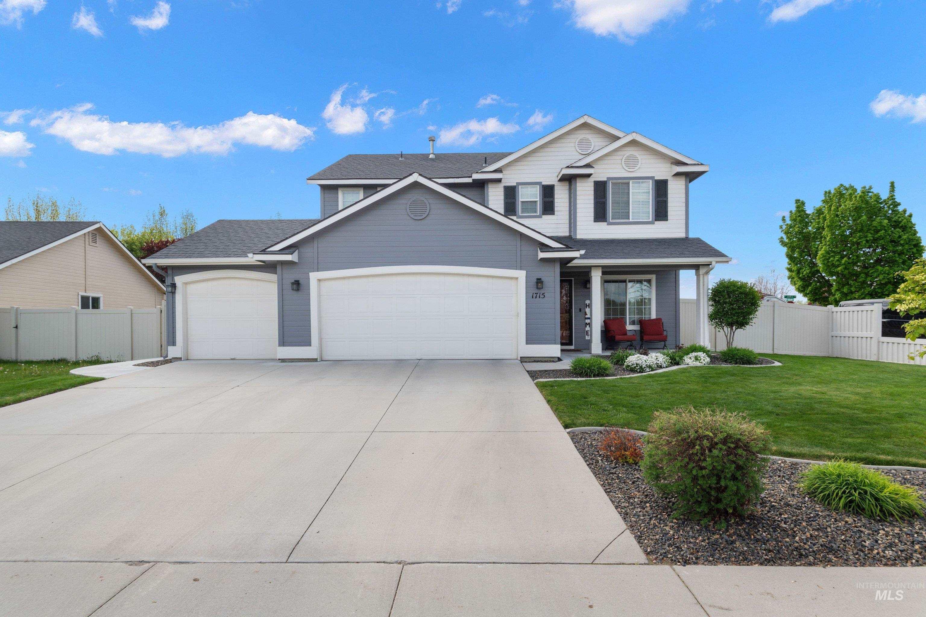 1715 N Firebrick Dr, Kuna, Idaho 83634-5027, 4 Bedrooms, 2.5 Bathrooms, Residential For Sale, Price $479,000,MLS 98983167