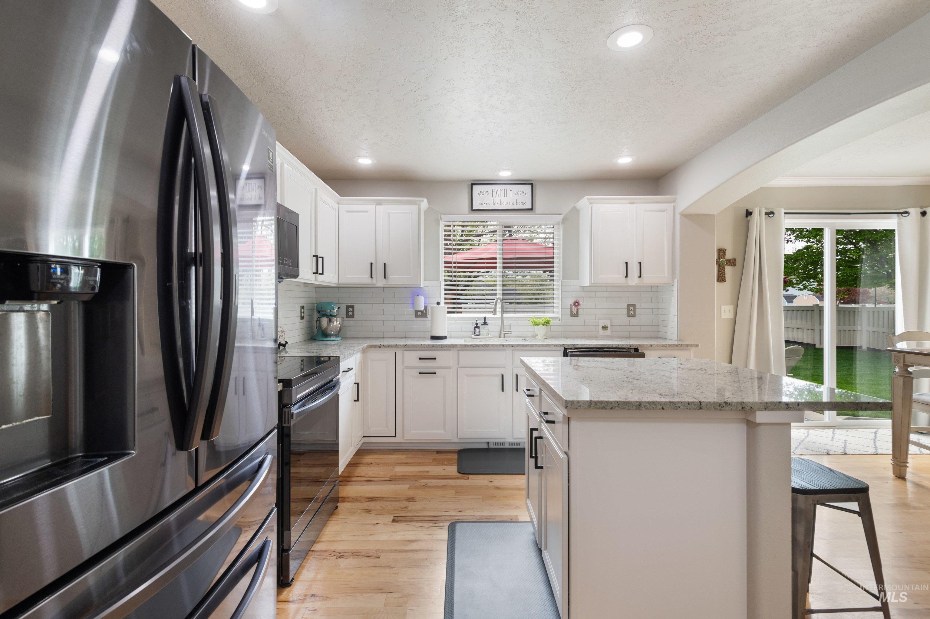 1715 N Firebrick Dr, Kuna, Idaho 83634-5027, 4 Bedrooms, 2.5 Bathrooms, Residential For Sale, Price $479,000,MLS 98983167