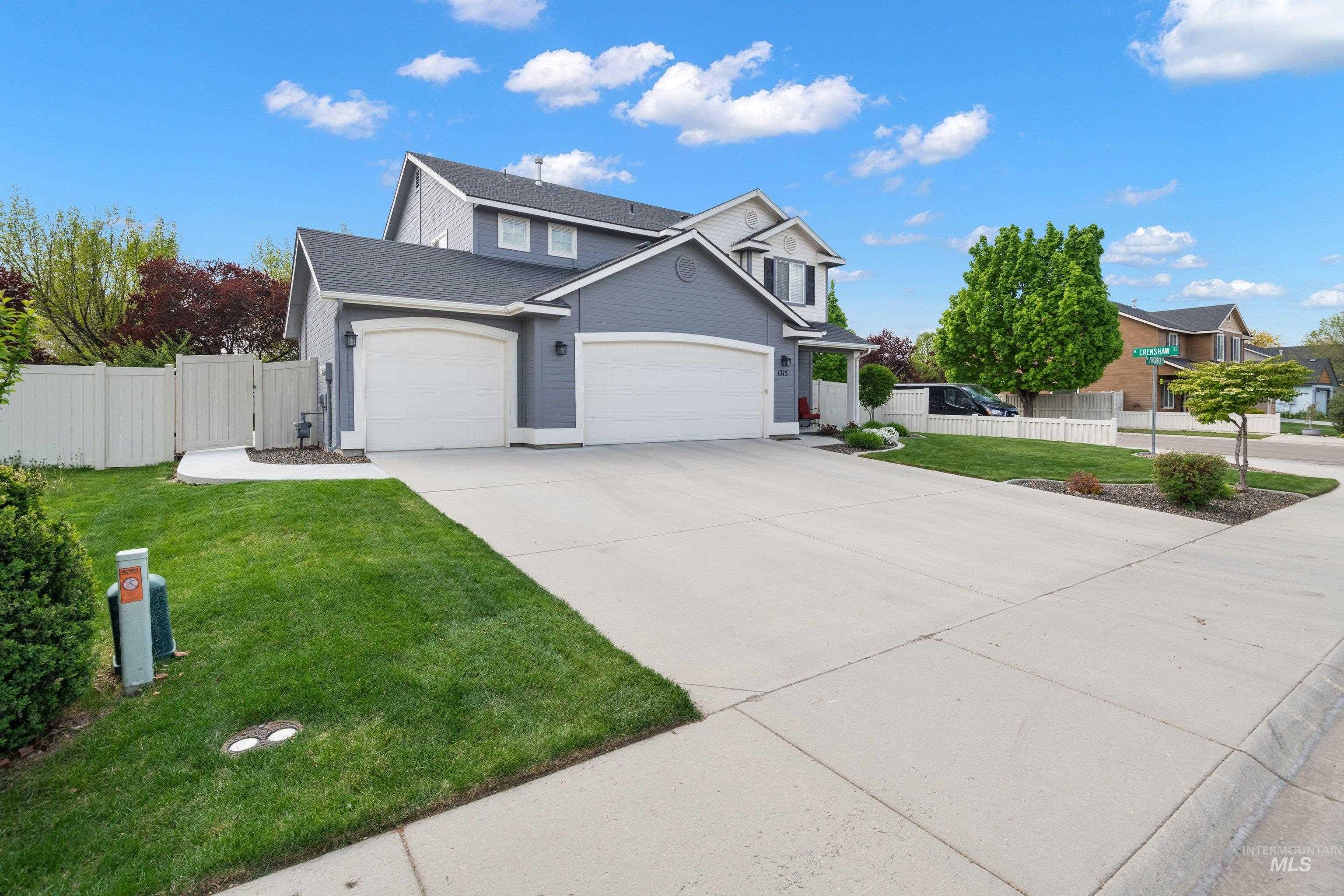 1715 N Firebrick Dr, Kuna, Idaho 83634-5027, 4 Bedrooms, 2.5 Bathrooms, Residential For Sale, Price $479,000,MLS 98983167