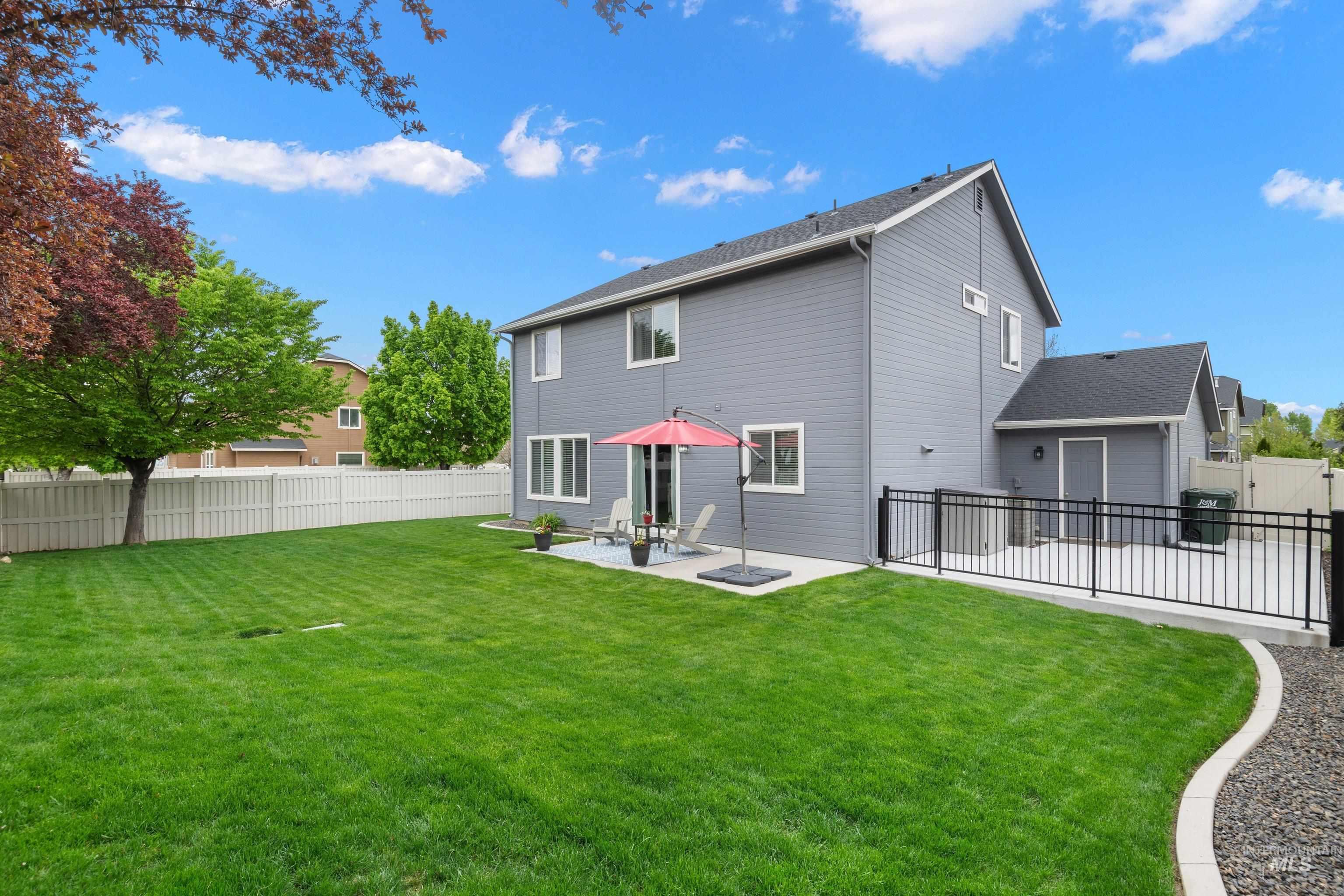 1715 N Firebrick Dr, Kuna, Idaho 83634-5027, 4 Bedrooms, 2.5 Bathrooms, Residential For Sale, Price $479,000,MLS 98983167
