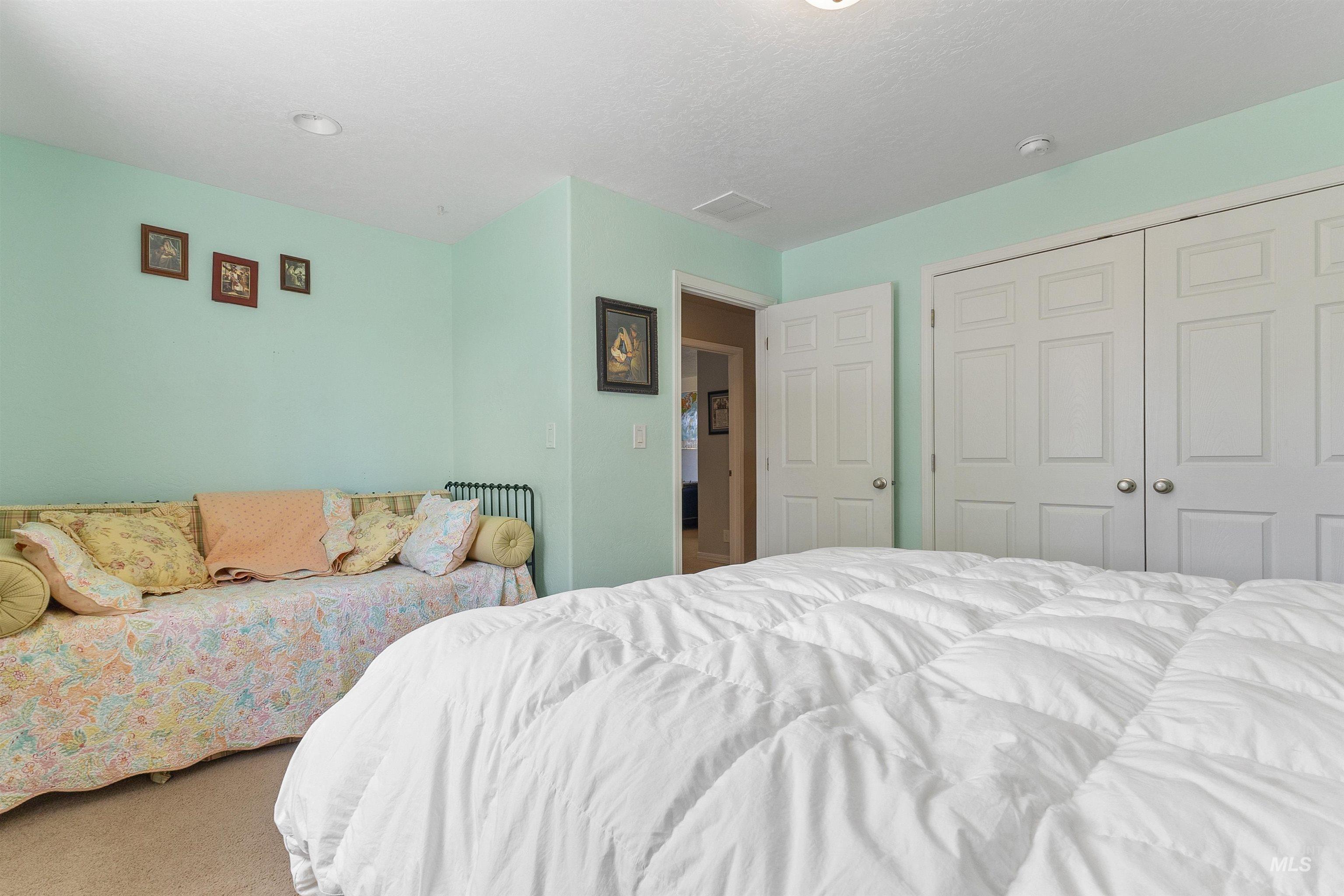 2425 N Redway Road, Boise, Idaho 83704, 7 Bedrooms, 5 Bathrooms, Residential For Sale, Price $829,000,MLS 98983168