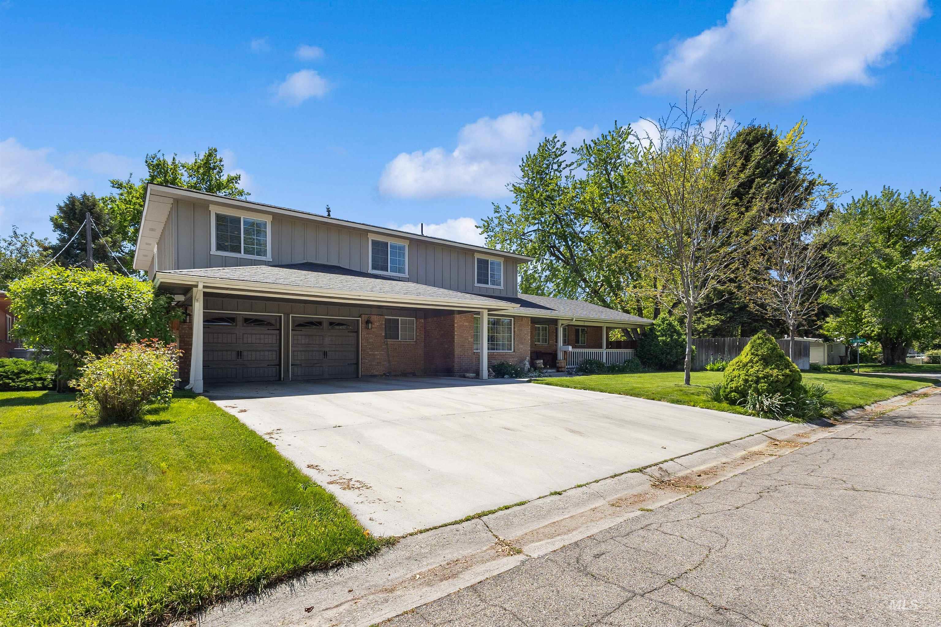 2425 N Redway Road, Boise, Idaho 83704, 7 Bedrooms, 5 Bathrooms, Residential For Sale, Price $829,000,MLS 98983168
