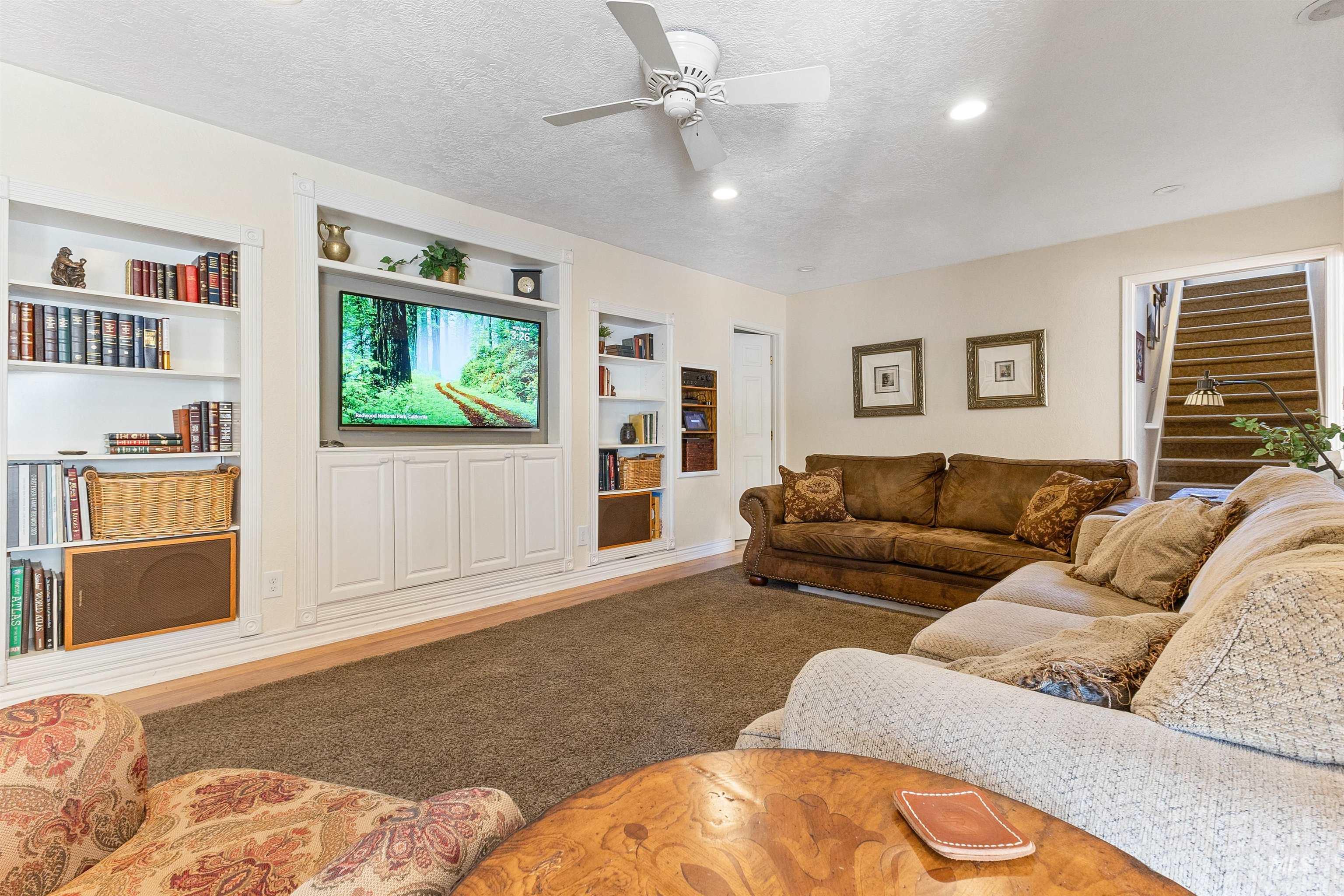 2425 N Redway Road, Boise, Idaho 83704, 7 Bedrooms, 5 Bathrooms, Residential For Sale, Price $829,000,MLS 98983168