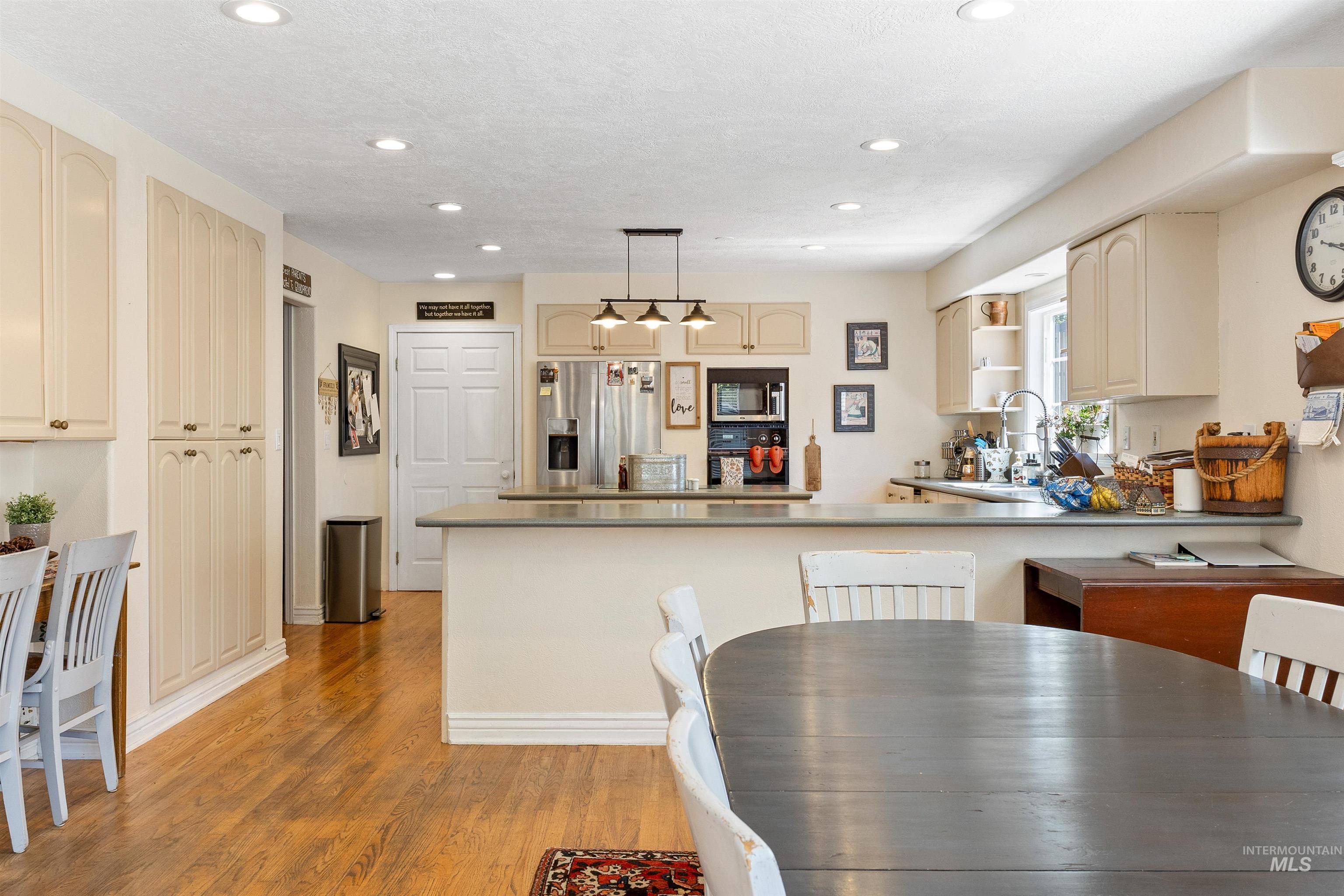 2425 N Redway Road, Boise, Idaho 83704, 7 Bedrooms, 5 Bathrooms, Residential For Sale, Price $829,000,MLS 98983168