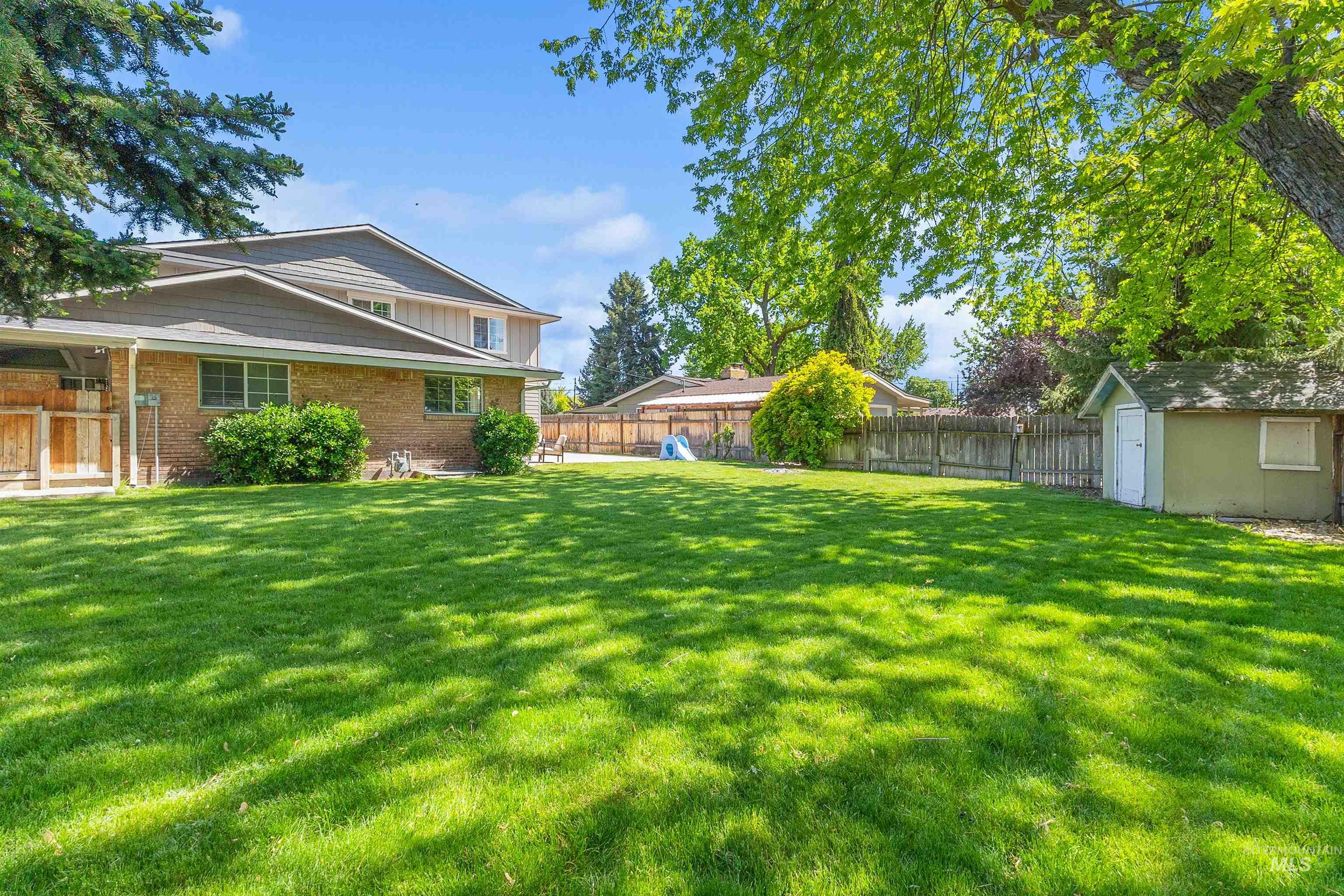 2425 N Redway Road, Boise, Idaho 83704, 7 Bedrooms, 5 Bathrooms, Residential For Sale, Price $829,000,MLS 98983168