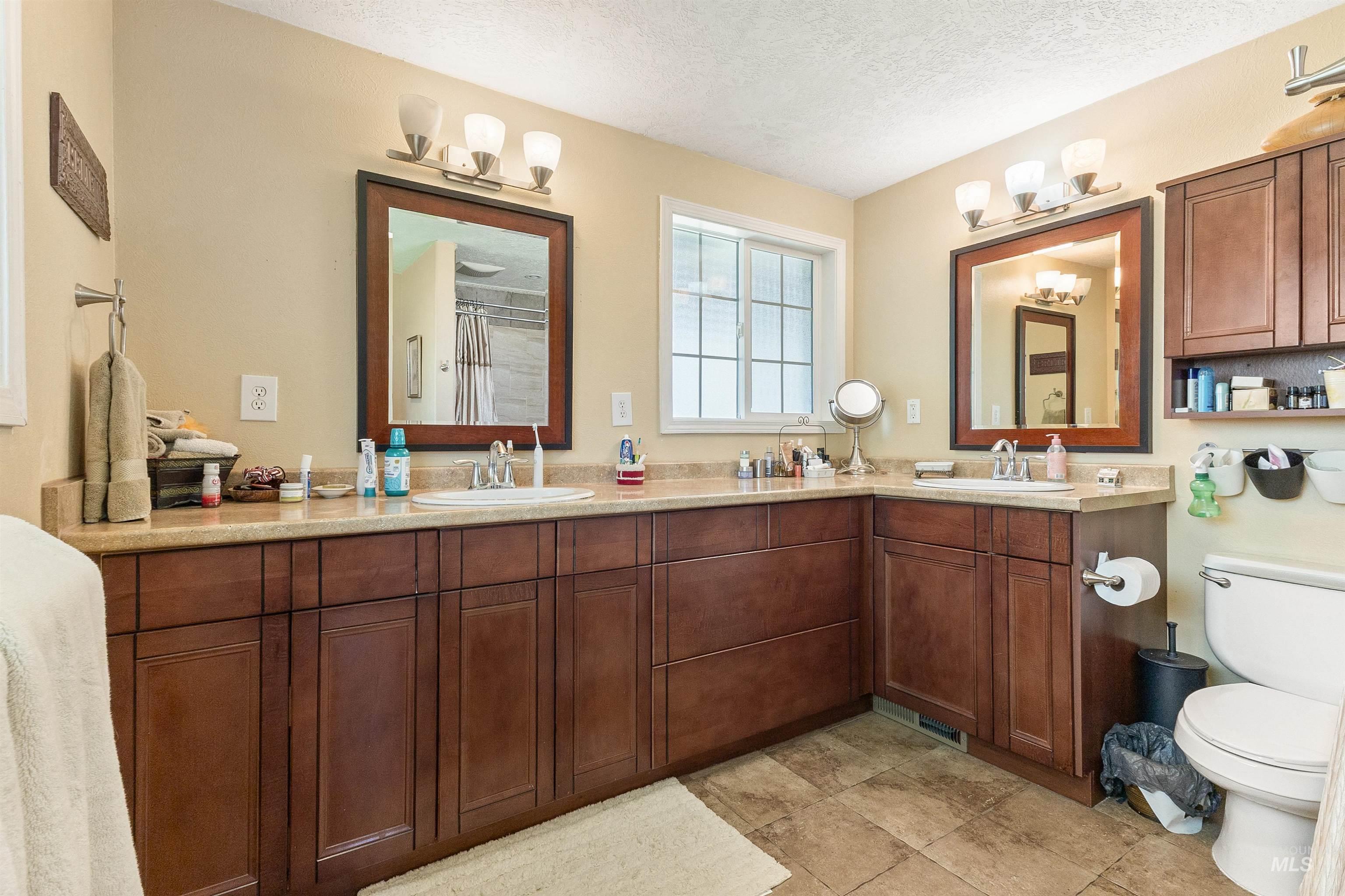 2425 N Redway Road, Boise, Idaho 83704, 7 Bedrooms, 5 Bathrooms, Residential For Sale, Price $829,000,MLS 98983168