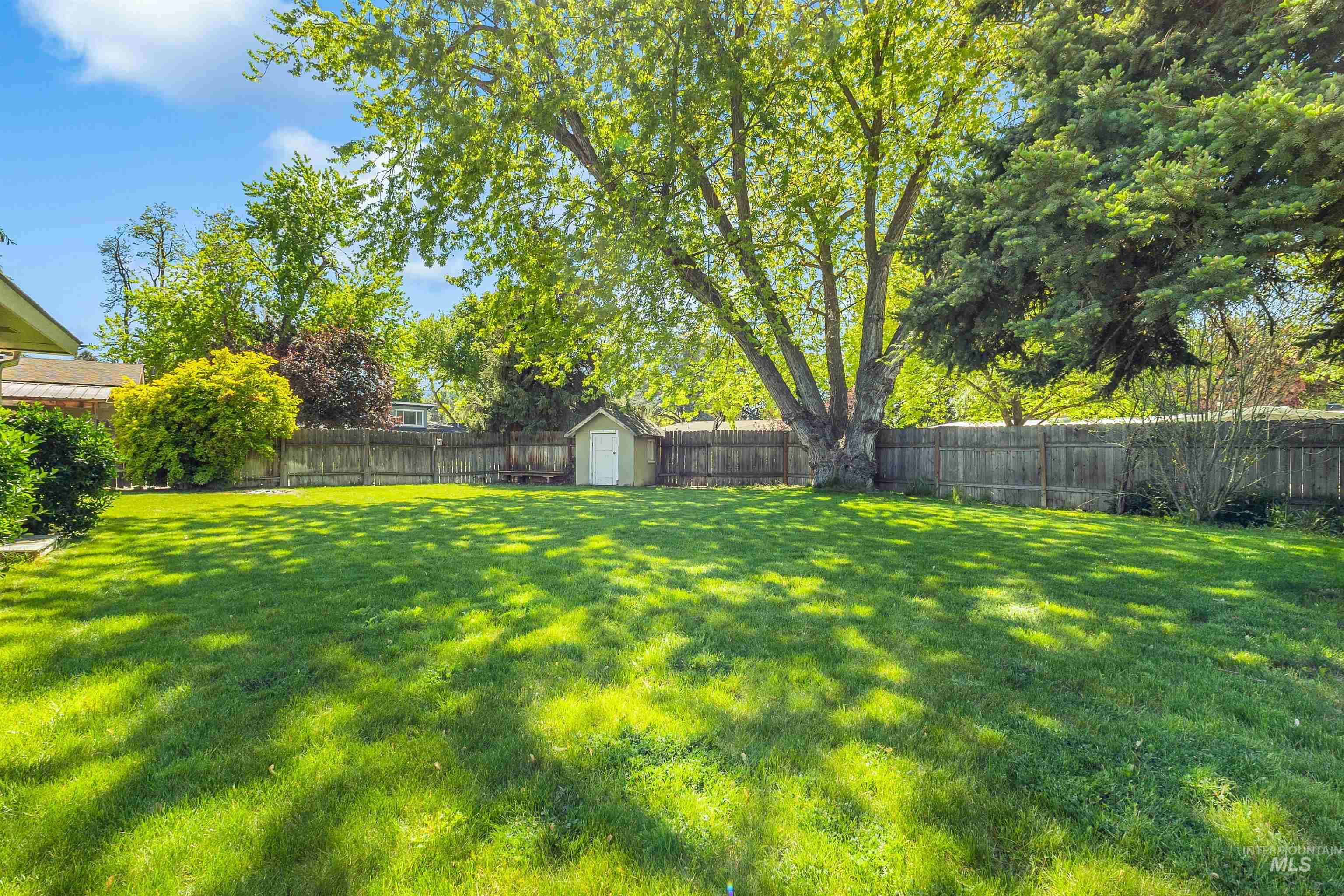 2425 N Redway Road, Boise, Idaho 83704, 7 Bedrooms, 5 Bathrooms, Residential For Sale, Price $829,000,MLS 98983168