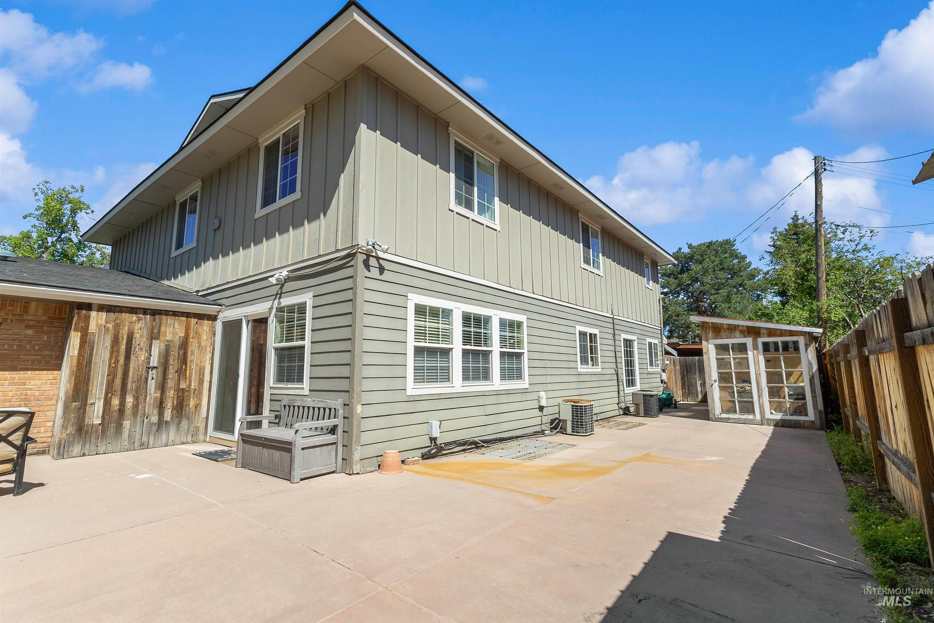 2425 N Redway Road, Boise, Idaho 83704, 7 Bedrooms, 5 Bathrooms, Residential For Sale, Price $829,000,MLS 98983168