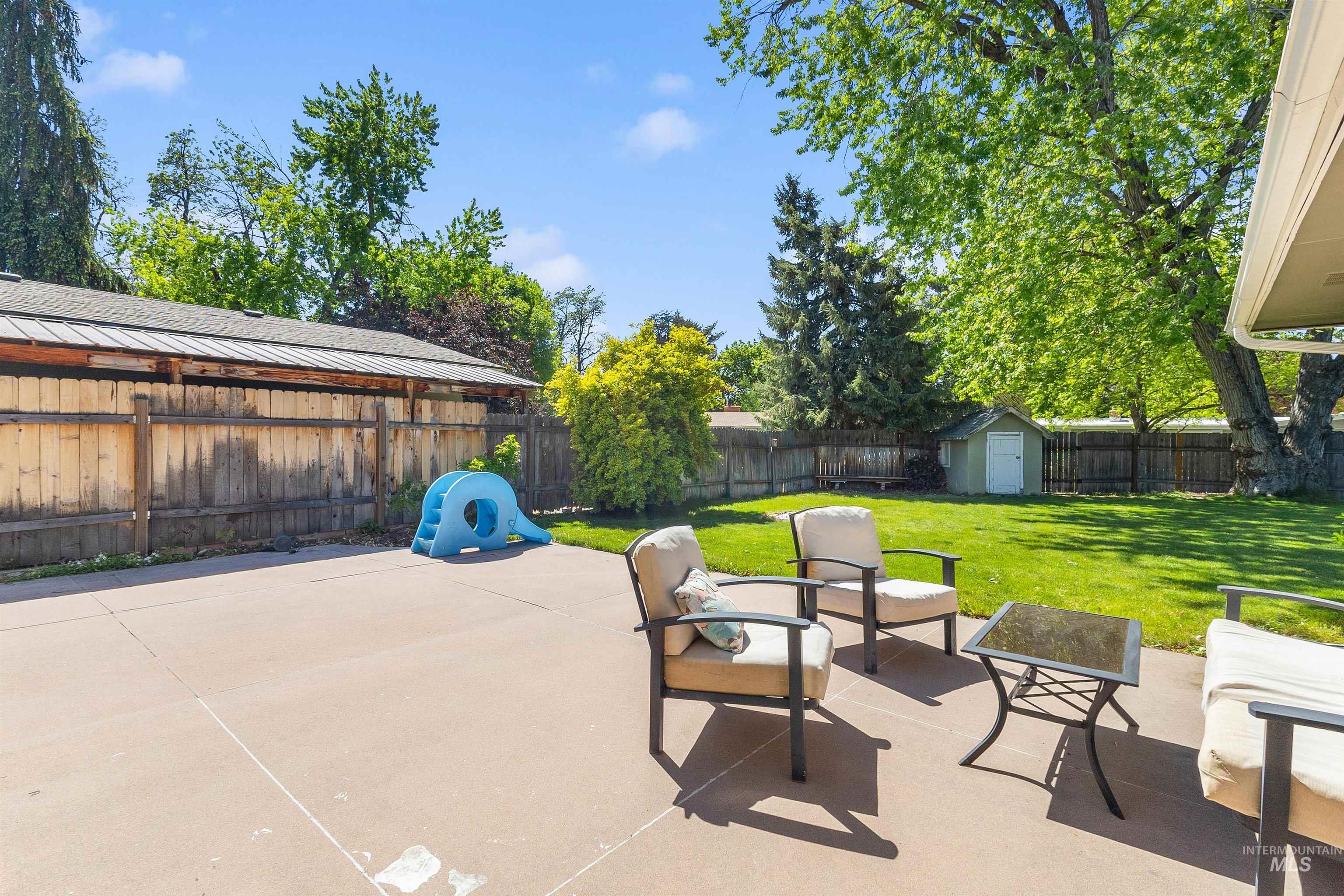 2425 N Redway Road, Boise, Idaho 83704, 7 Bedrooms, 5 Bathrooms, Residential For Sale, Price $829,000,MLS 98983168