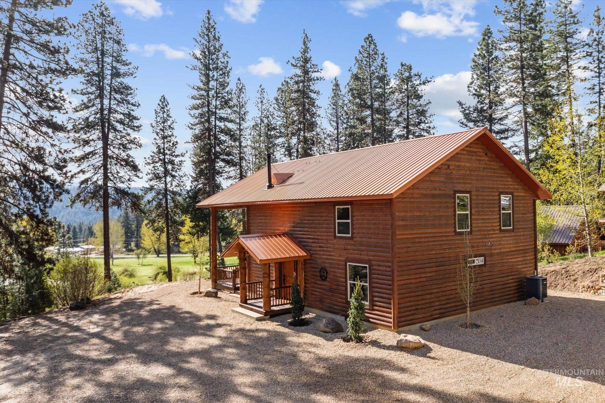 15 Starview Dr., Garden Valley, Idaho 83642, 3 Bedrooms, 2 Bathrooms, Residential For Sale, Price $699,900,MLS 98983171