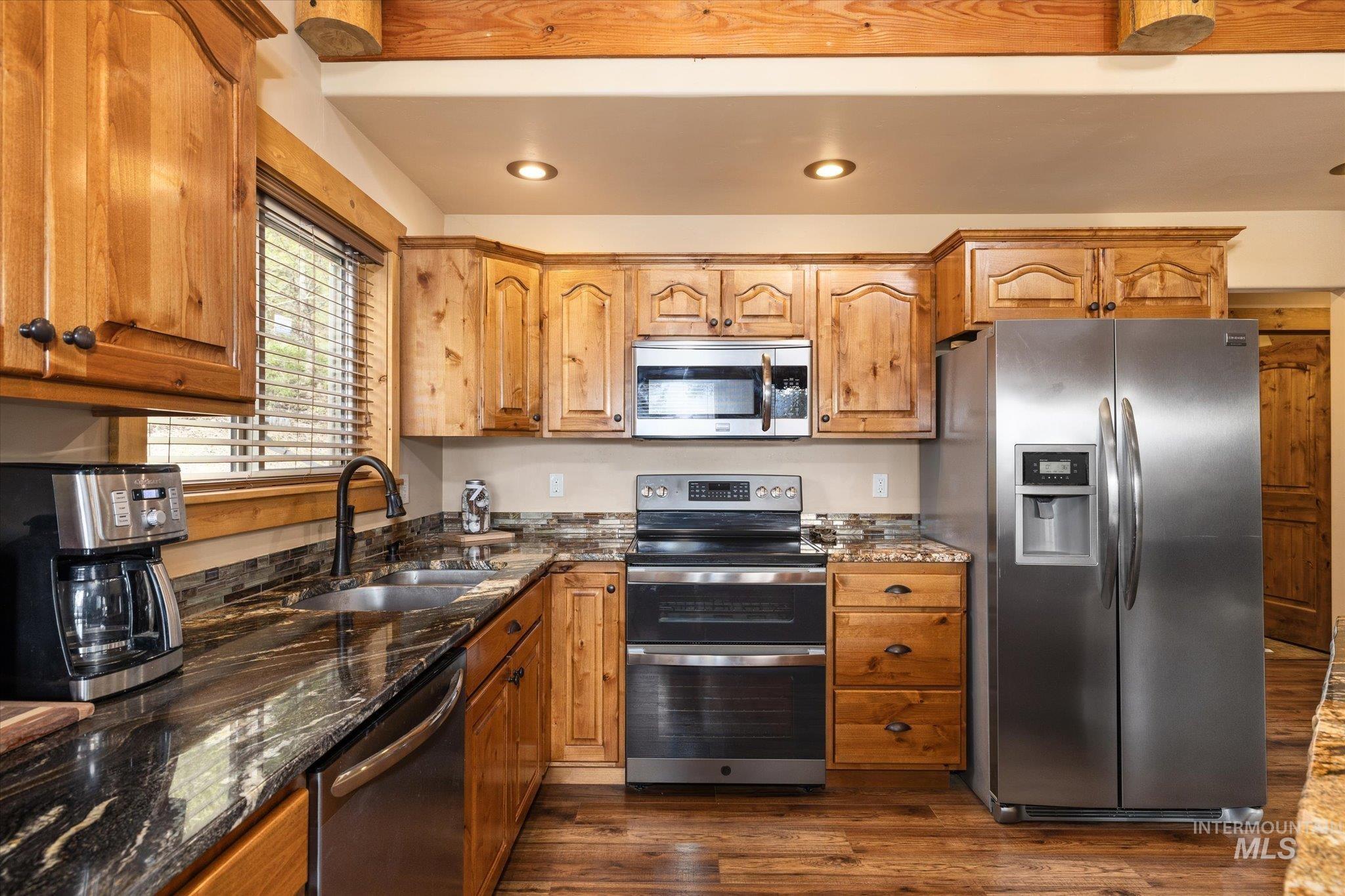 15 Starview Dr., Garden Valley, Idaho 83642, 3 Bedrooms, 2 Bathrooms, Residential For Sale, Price $699,900,MLS 98983171