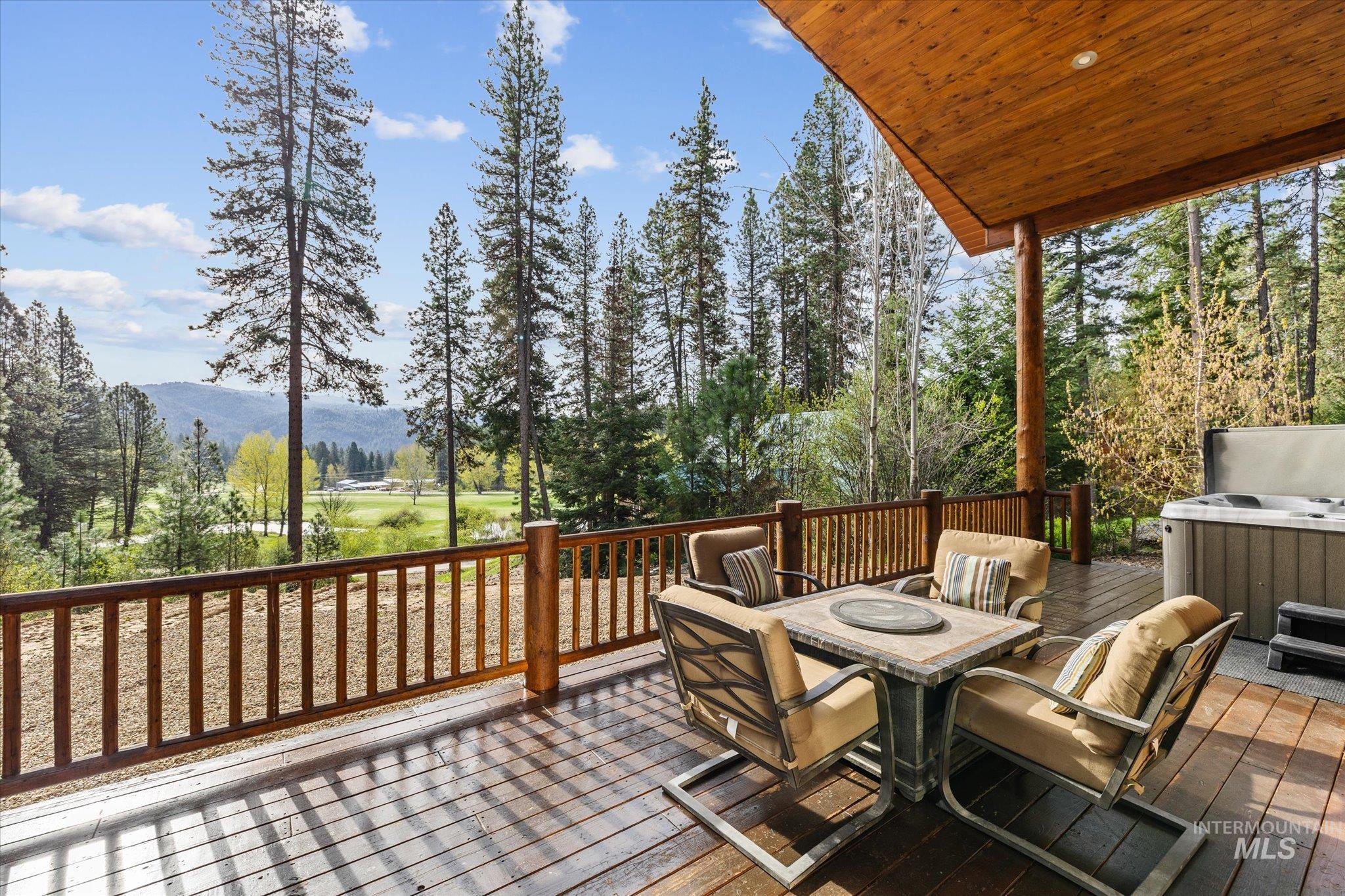 15 Starview Dr., Garden Valley, Idaho 83642, 3 Bedrooms, 2 Bathrooms, Residential For Sale, Price $699,900,MLS 98983171