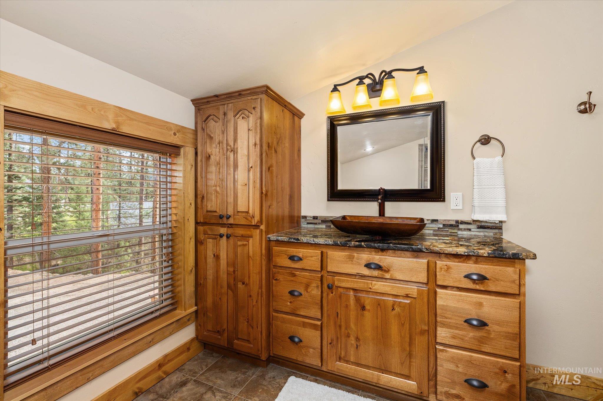 15 Starview Dr., Garden Valley, Idaho 83642, 3 Bedrooms, 2 Bathrooms, Residential For Sale, Price $699,900,MLS 98983171