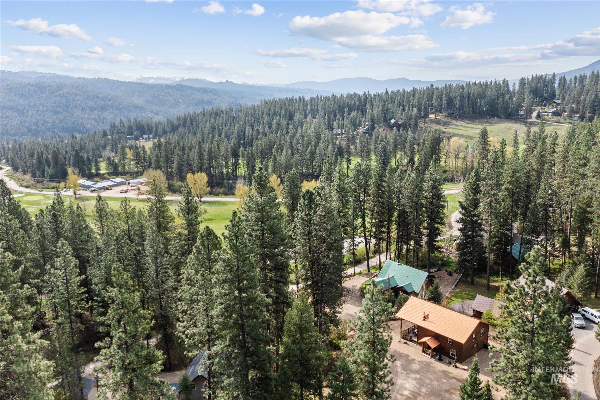 15 Starview Dr., Garden Valley, Idaho 83642, 3 Bedrooms, 2 Bathrooms, Residential For Sale, Price $699,900,MLS 98983171