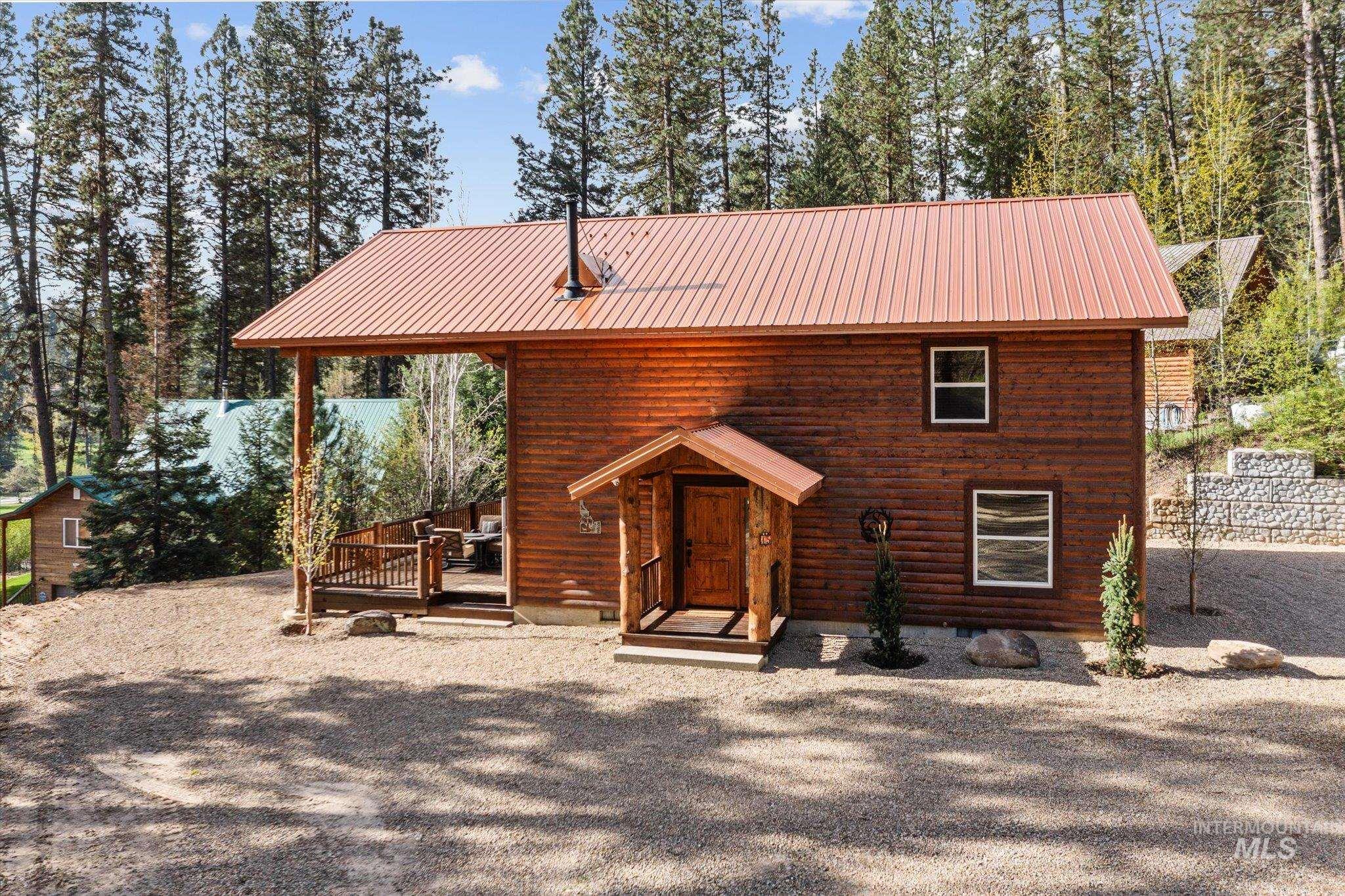 15 Starview Dr., Garden Valley, Idaho 83642, 3 Bedrooms, 2 Bathrooms, Residential For Sale, Price $699,900,MLS 98983171