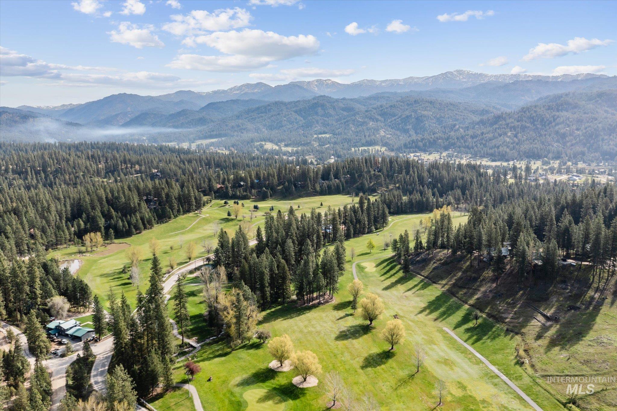 15 Starview Dr., Garden Valley, Idaho 83642, 3 Bedrooms, 2 Bathrooms, Residential For Sale, Price $699,900,MLS 98983171