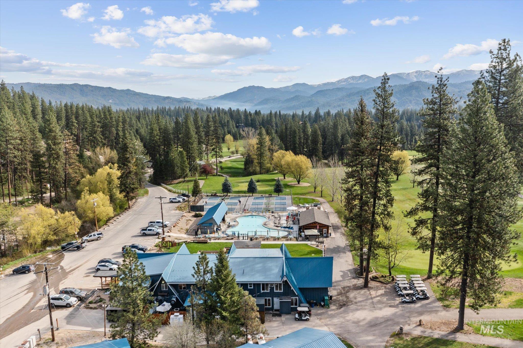 15 Starview Dr., Garden Valley, Idaho 83642, 3 Bedrooms, 2 Bathrooms, Residential For Sale, Price $699,900,MLS 98983171