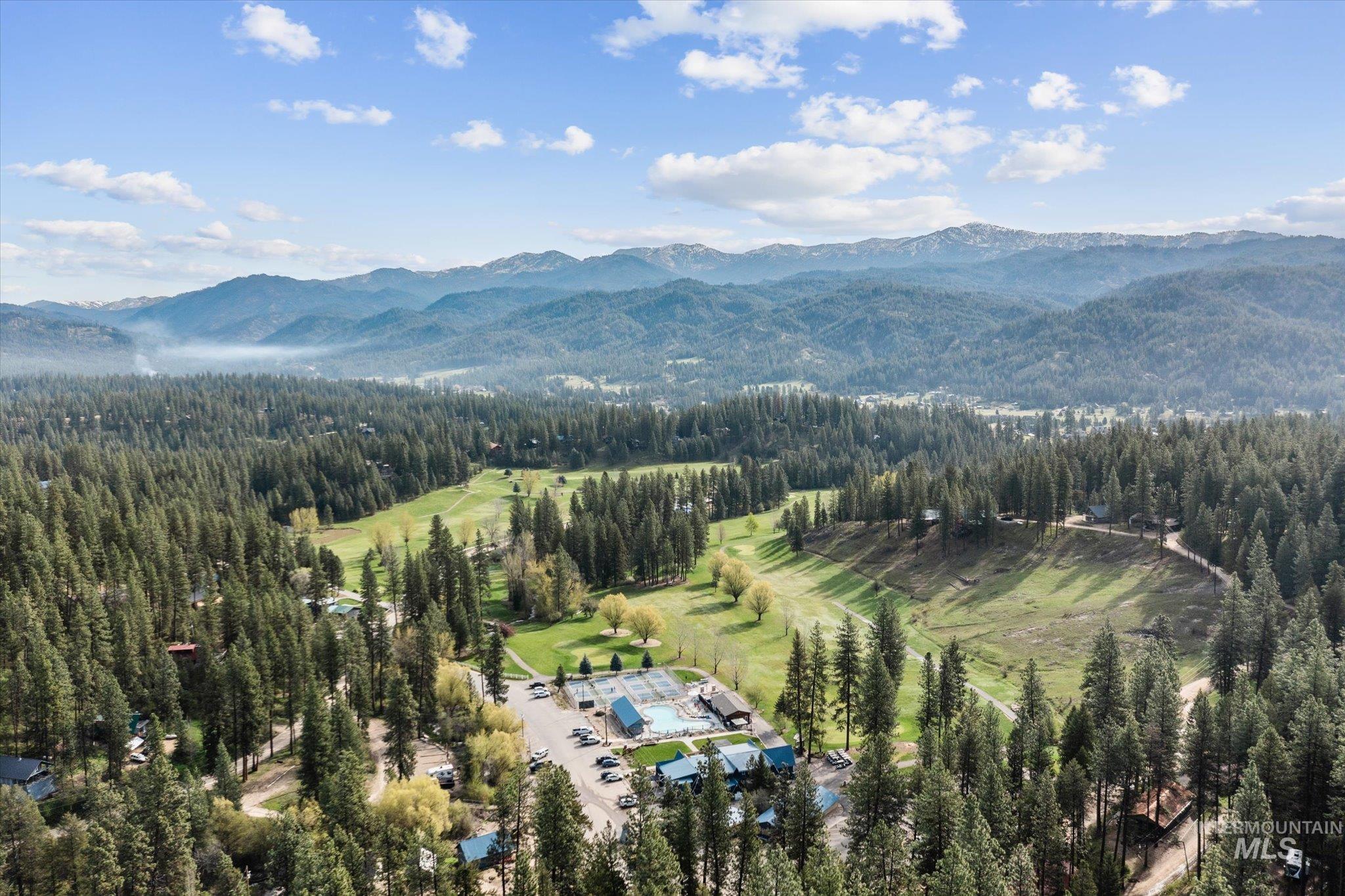 15 Starview Dr., Garden Valley, Idaho 83642, 3 Bedrooms, 2 Bathrooms, Residential For Sale, Price $699,900,MLS 98983171