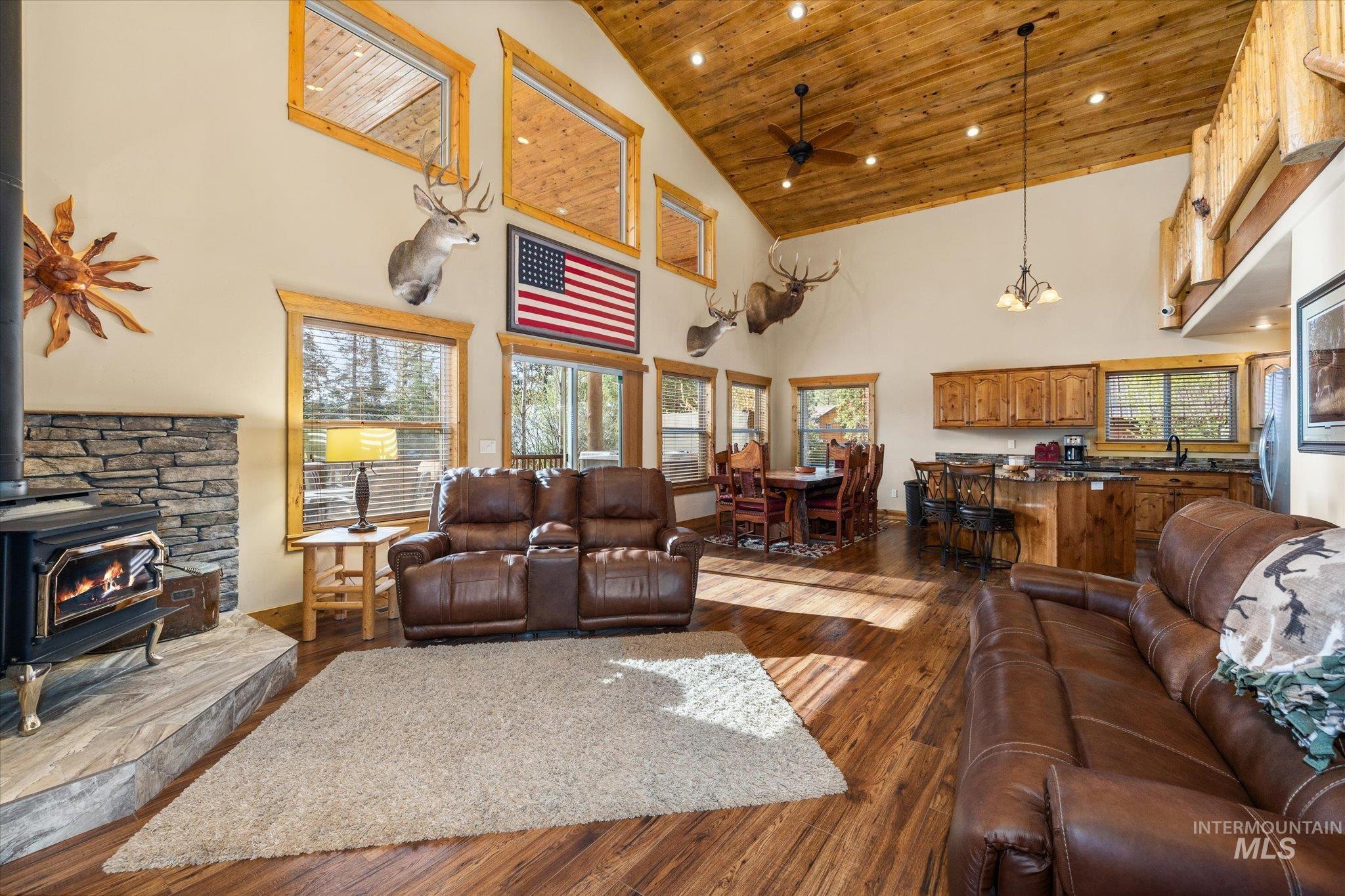 15 Starview Dr., Garden Valley, Idaho 83642, 3 Bedrooms, 2 Bathrooms, Residential For Sale, Price $699,900,MLS 98983171