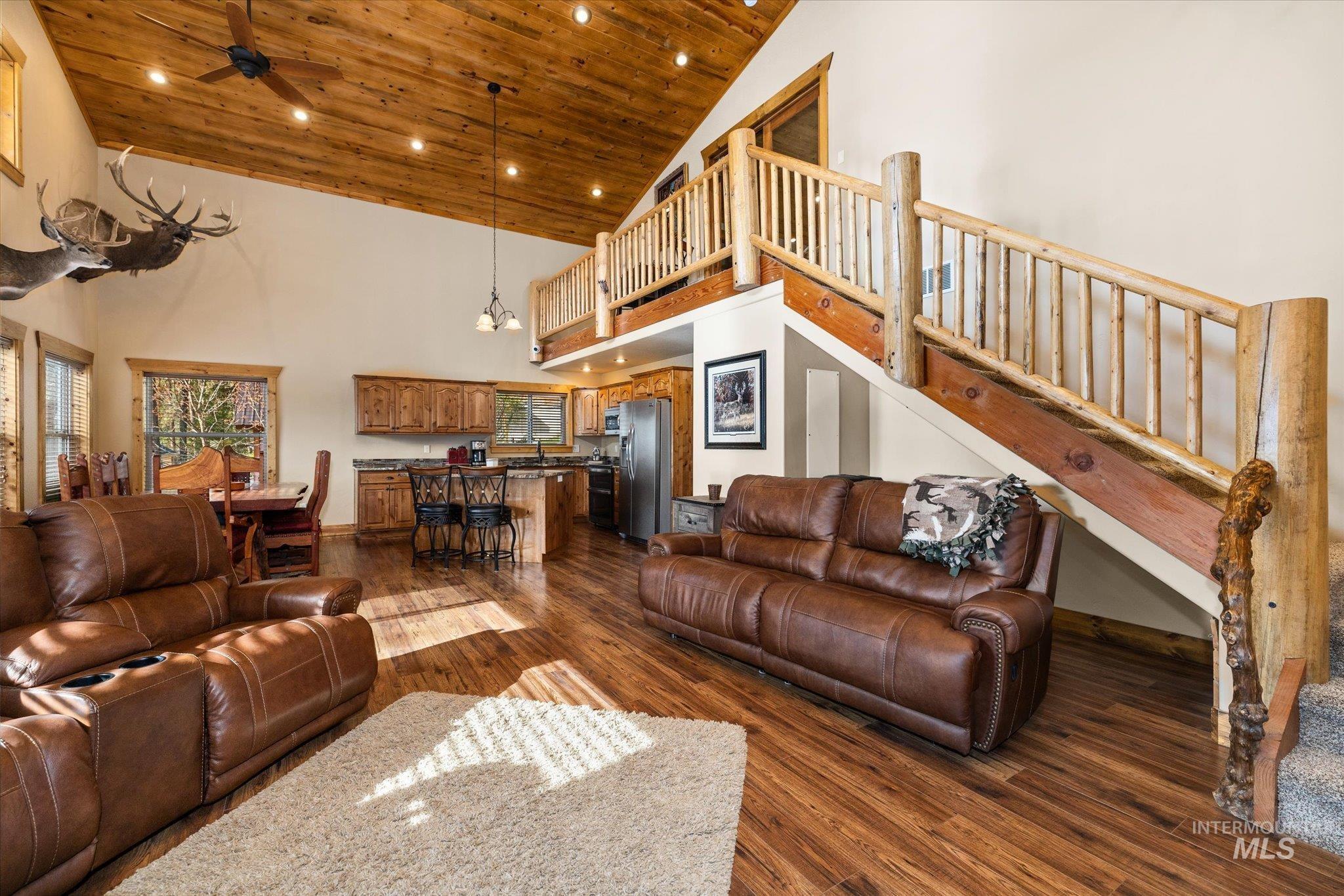 15 Starview Dr., Garden Valley, Idaho 83642, 3 Bedrooms, 2 Bathrooms, Residential For Sale, Price $699,900,MLS 98983171