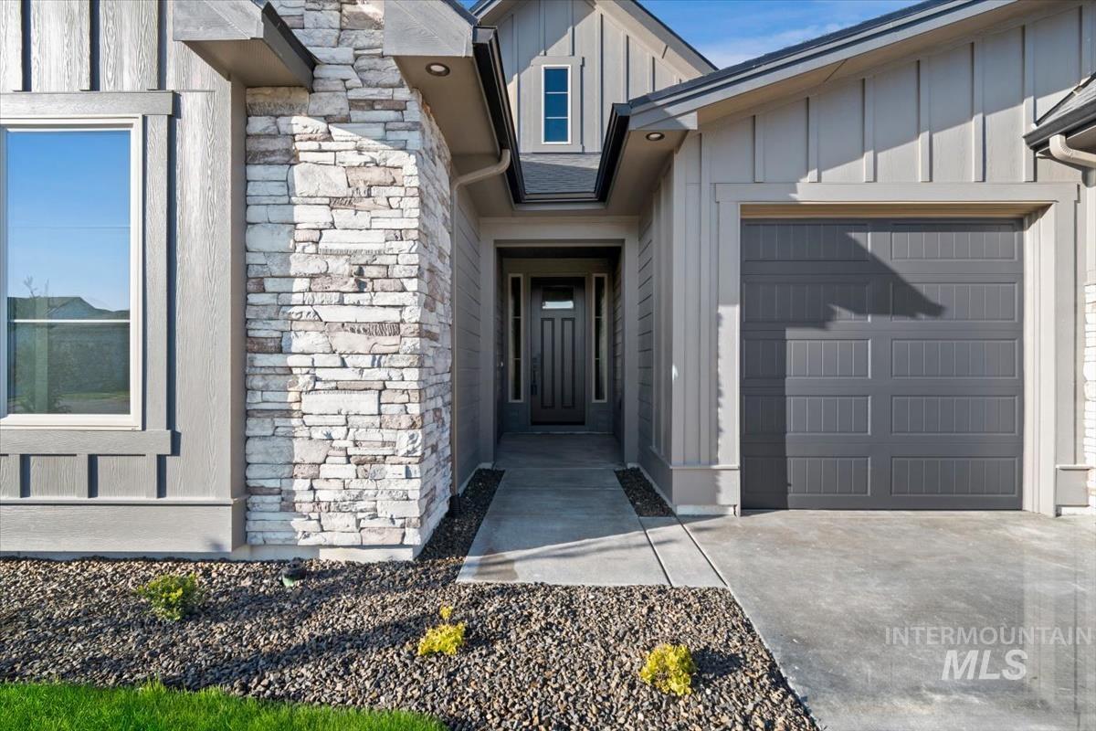 10835 W Barnbougle Ln., Kuna, Idaho 83634, 3 Bedrooms, 3 Bathrooms, Residential For Sale, Price $824,880, 98983172