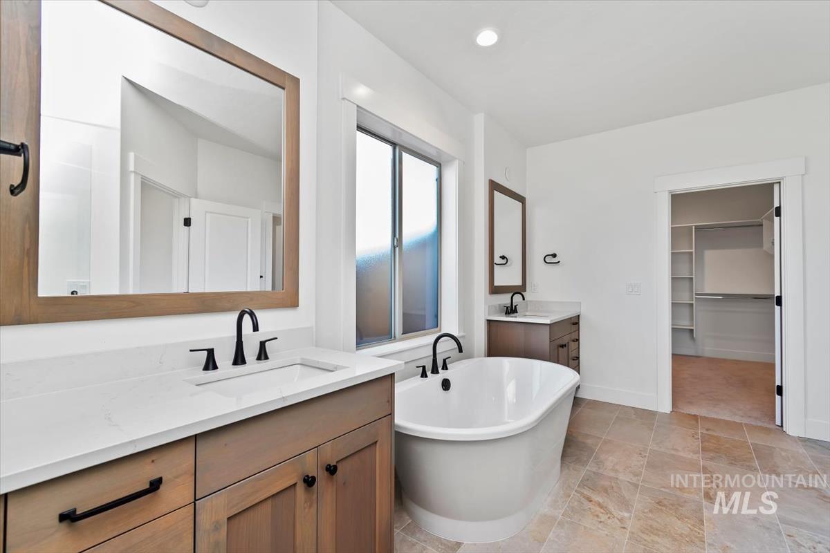 10835 W Barnbougle Ln., Kuna, Idaho 83634, 3 Bedrooms, 3 Bathrooms, Residential For Sale, Price $824,880, 98983172