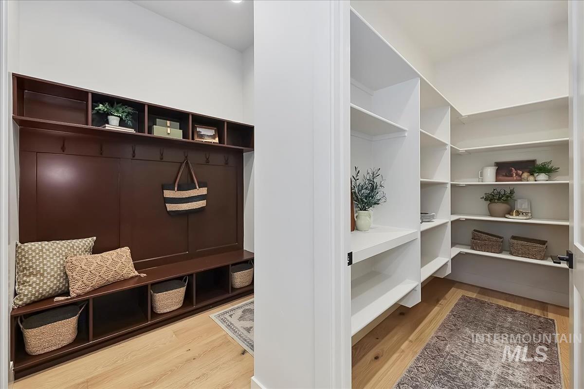 10835 W Barnbougle Ln., Kuna, Idaho 83634, 3 Bedrooms, 3 Bathrooms, Residential For Sale, Price $824,880,MLS 98983172