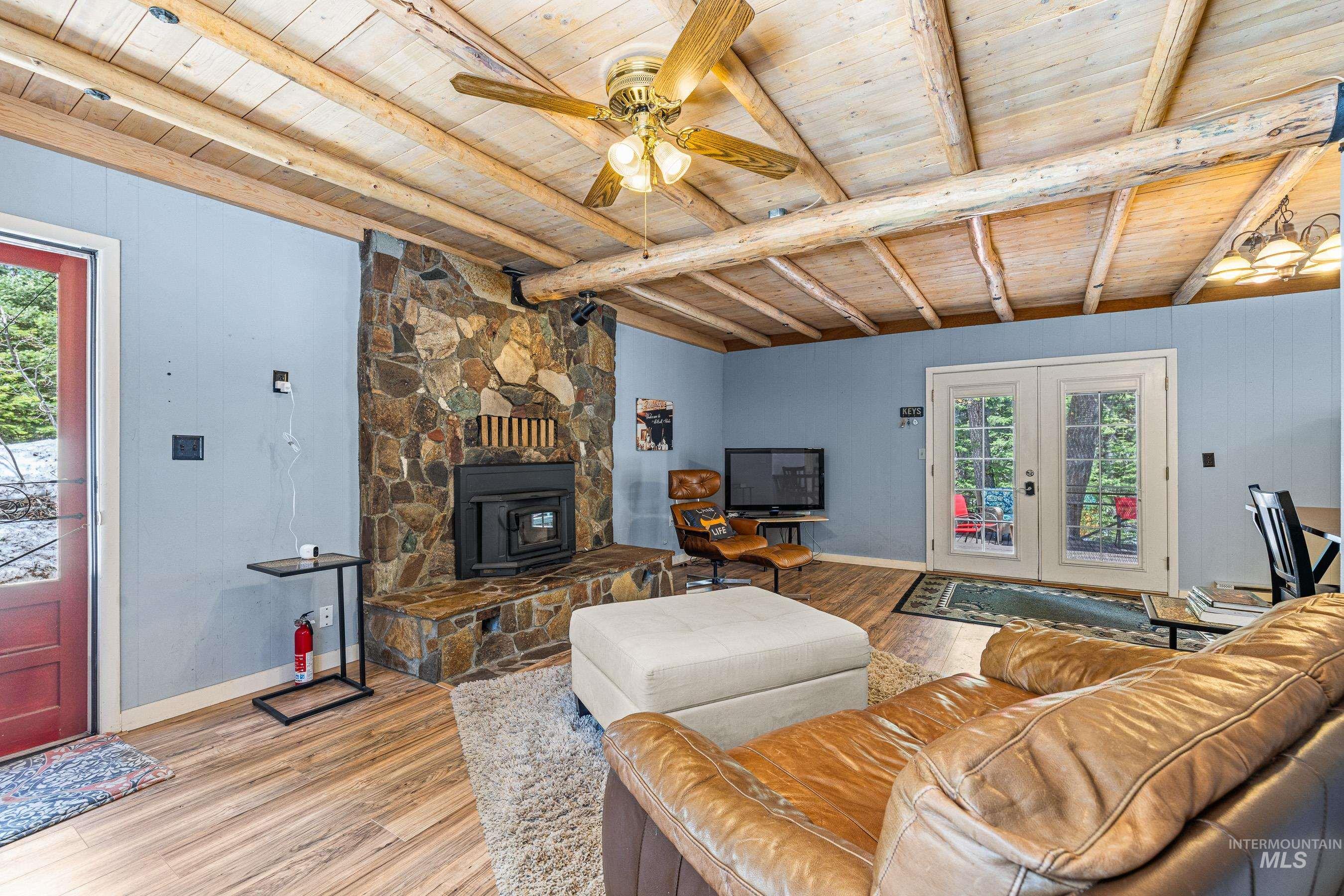 995 Cedar Crest Dr, McCall, Idaho 83638, 3 Bedrooms, 1 Bathroom, Residential For Sale, Price $739,000,MLS 98983174