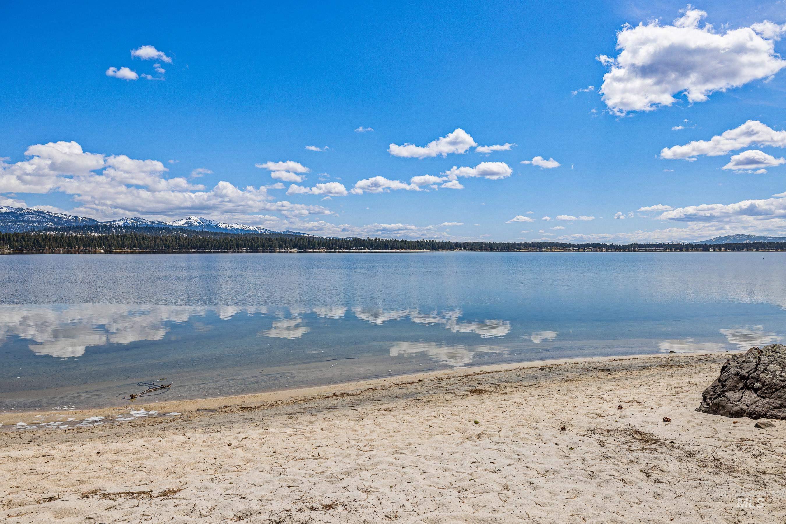 995 Cedar Crest Dr, McCall, Idaho 83638, 3 Bedrooms, 1 Bathroom, Residential For Sale, Price $739,000,MLS 98983174