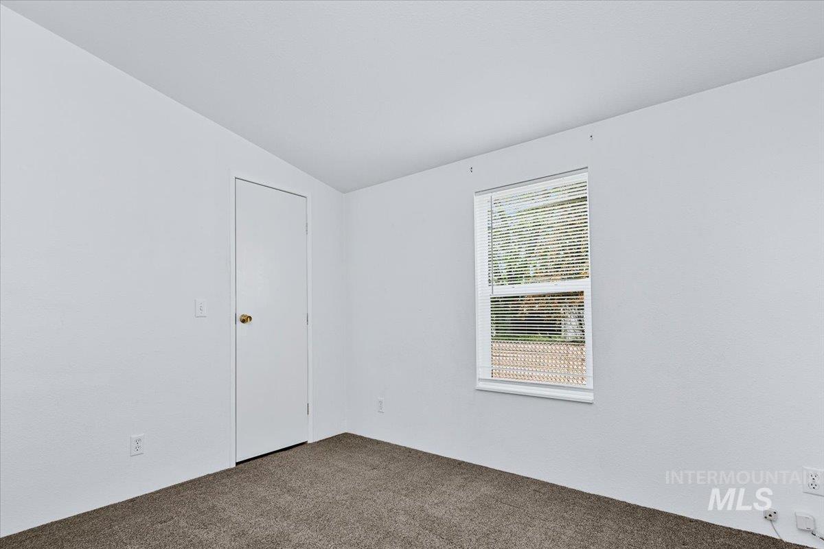 9644 W Woodland Ln, Boise, Idaho 83704, 3 Bedrooms, 2 Bathrooms, Residential For Sale, Price $159,900, 98983176